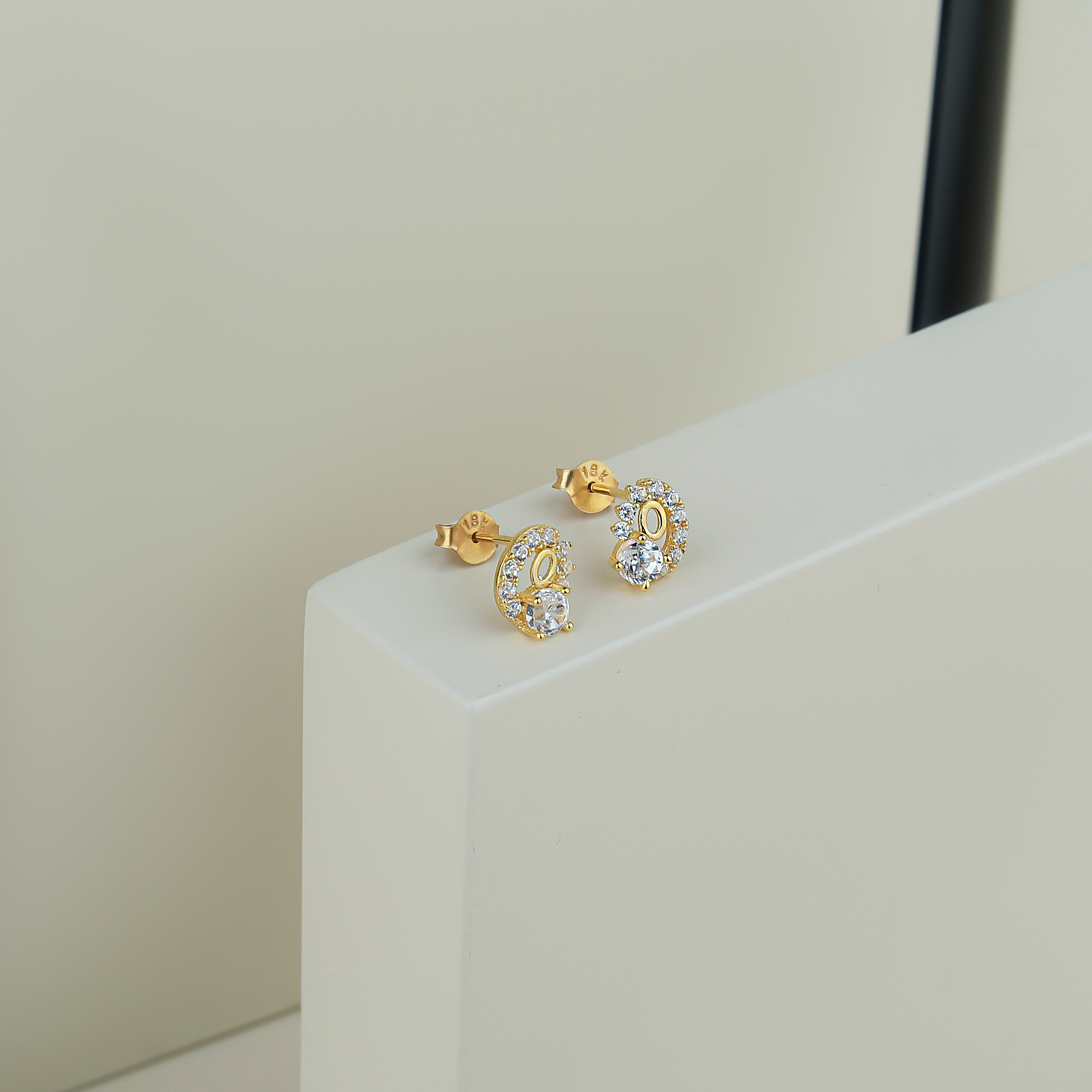 18 karat gold net ring, made in Turkey - (H-0256)