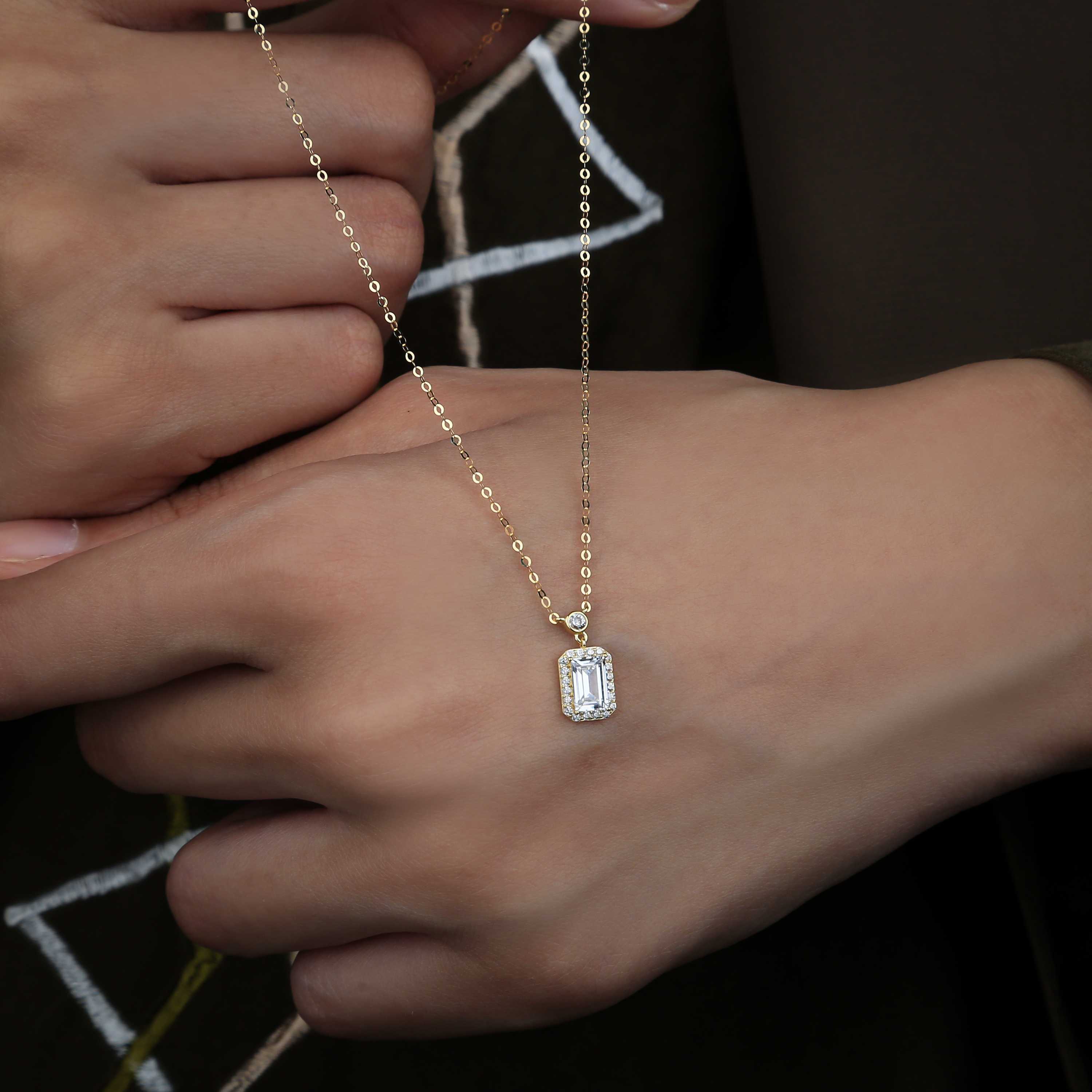 18 karat gold choker, made in Turkey - (H-0409)