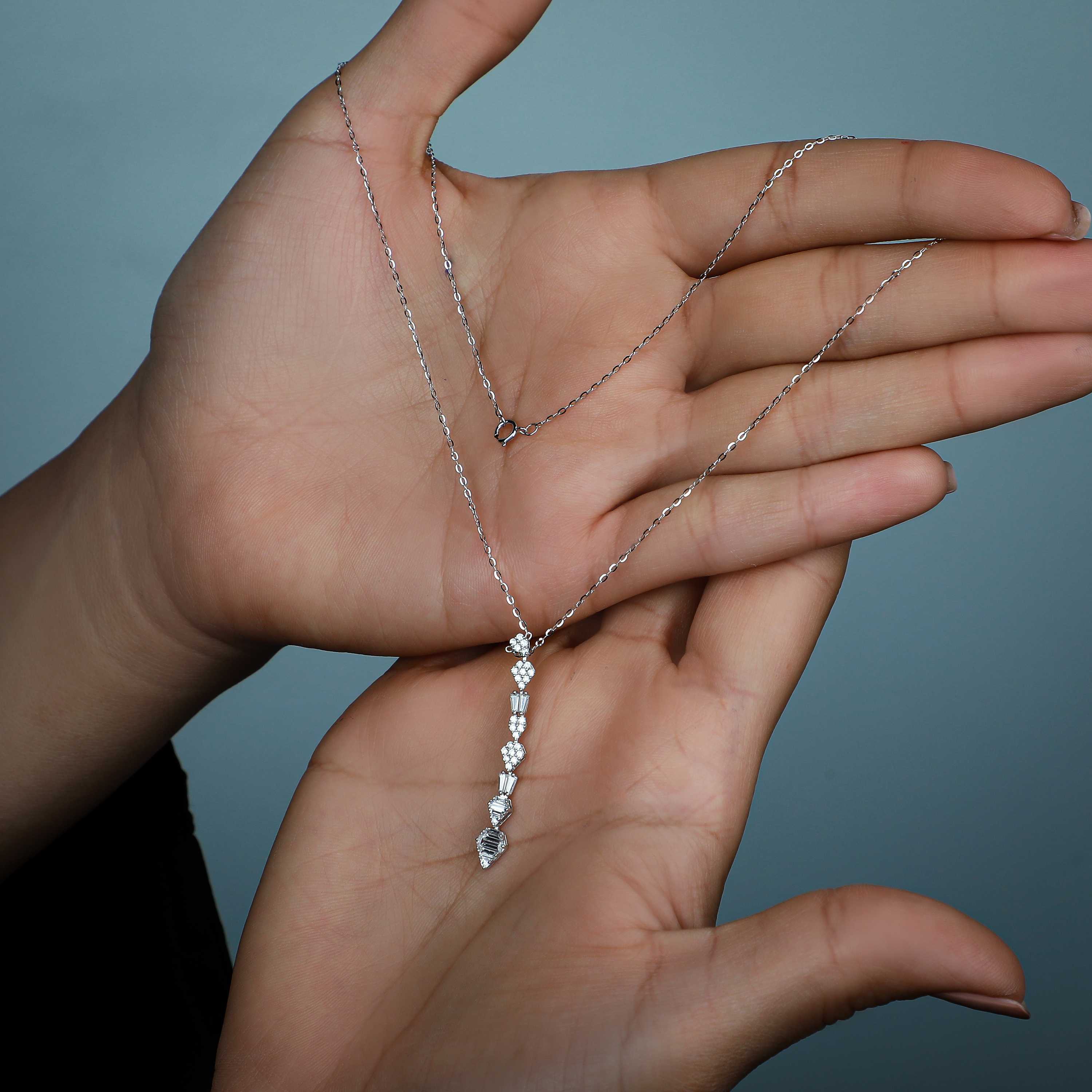 18 karat white gold choker, made in Turkey - (H-0423)