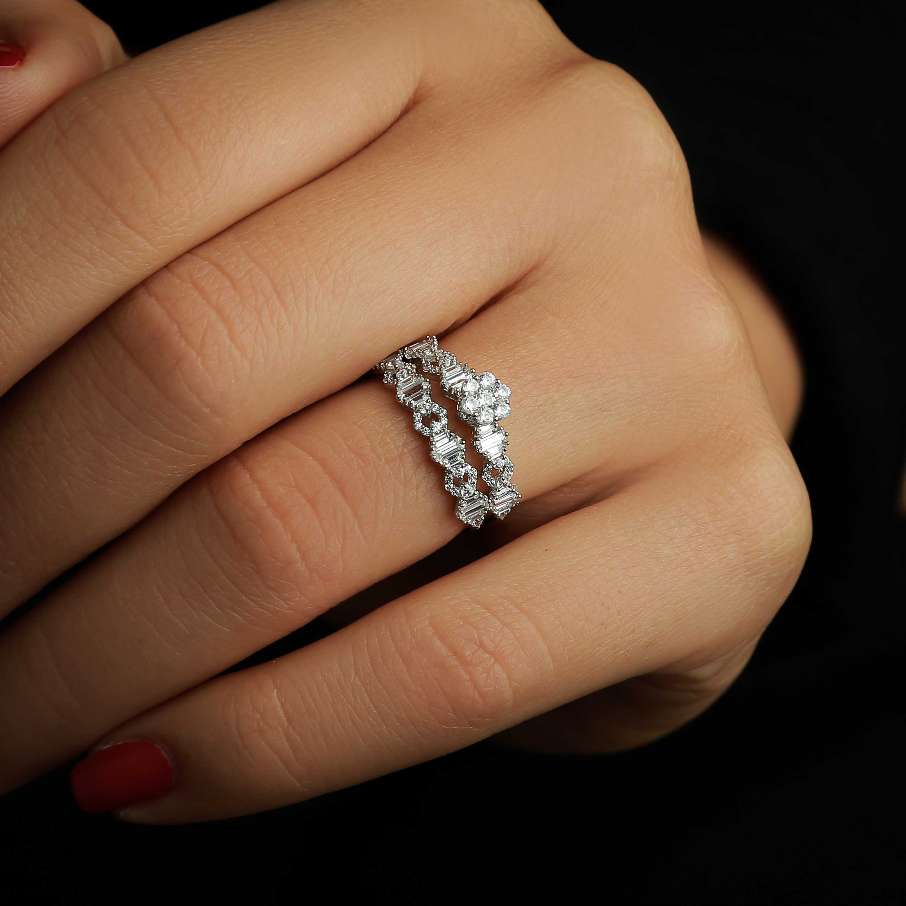 18 karat gold ring, made in Turkey - (H-0428) 18 karat gold ring, made in Turkey - (H-0428)
