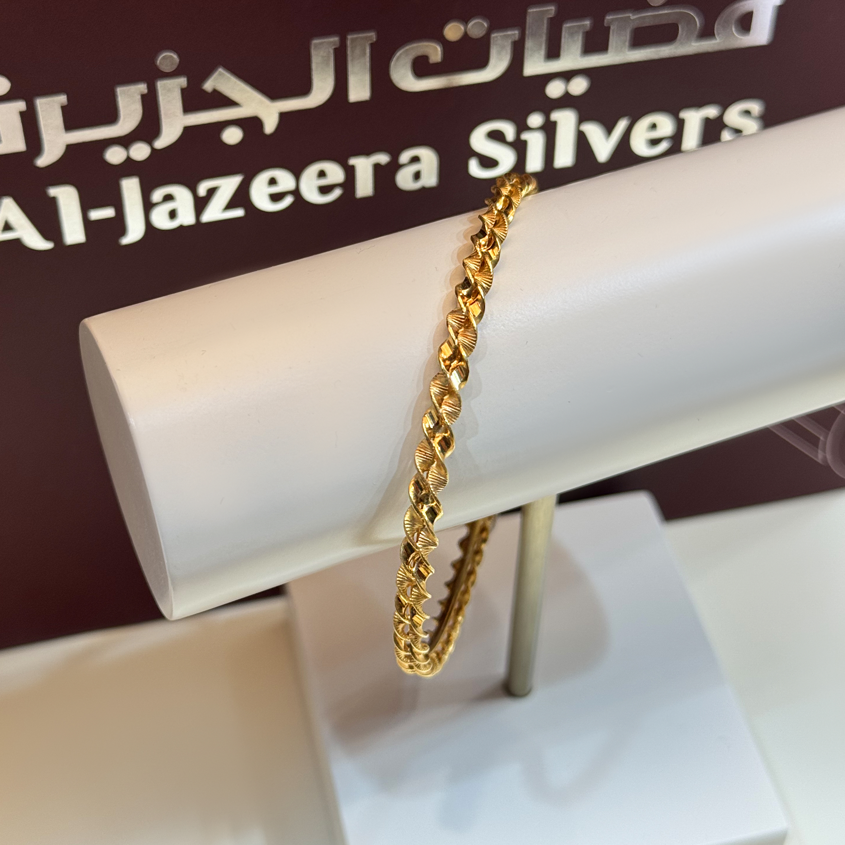 925 sterling silver plated bangle bracelet - (J-0146) 925 sterling silver plated bangle bracelet - (J-0146)