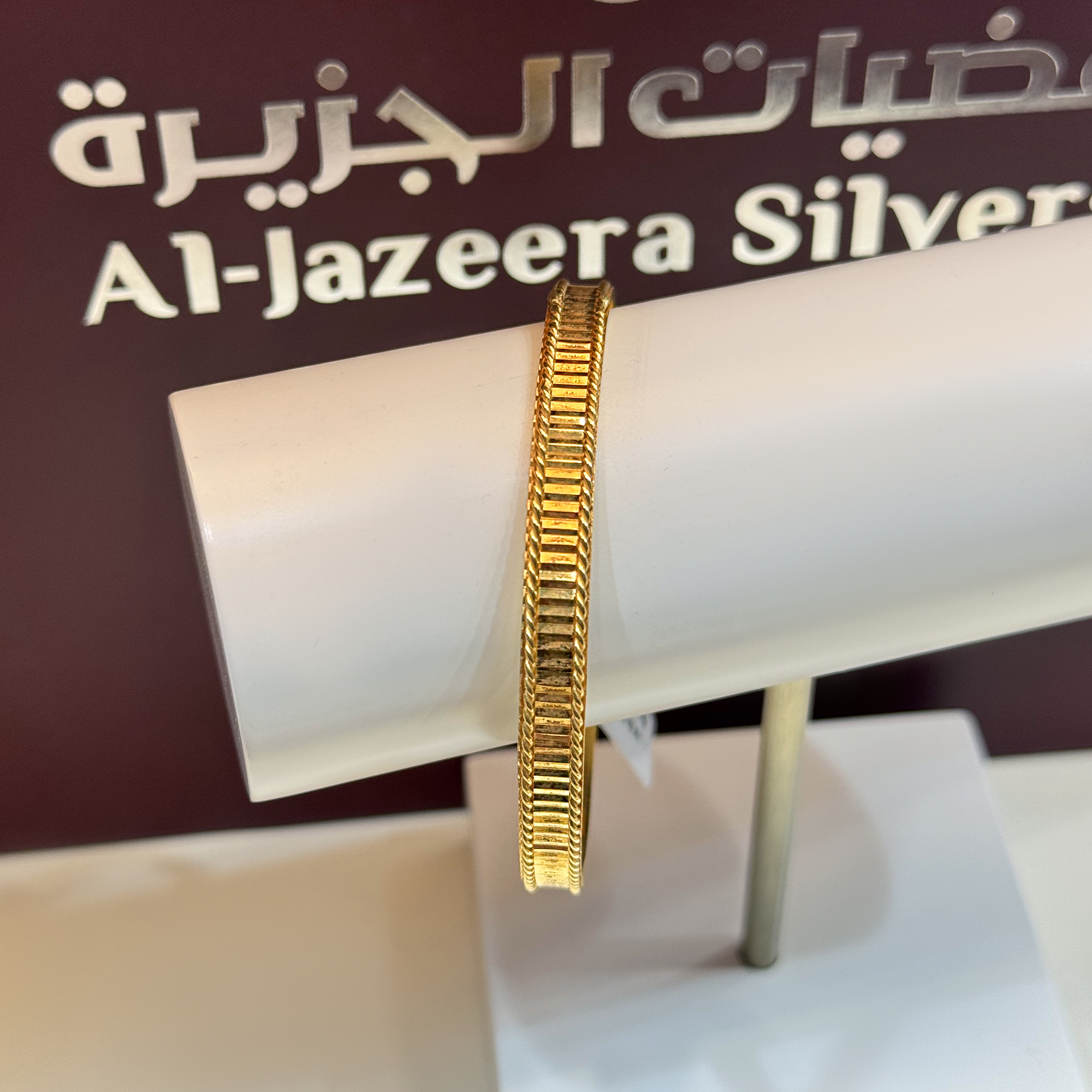 925 sterling silver plated bangle bracelet - (J-0148) 925 sterling silver plated bangle bracelet - (J-0148)