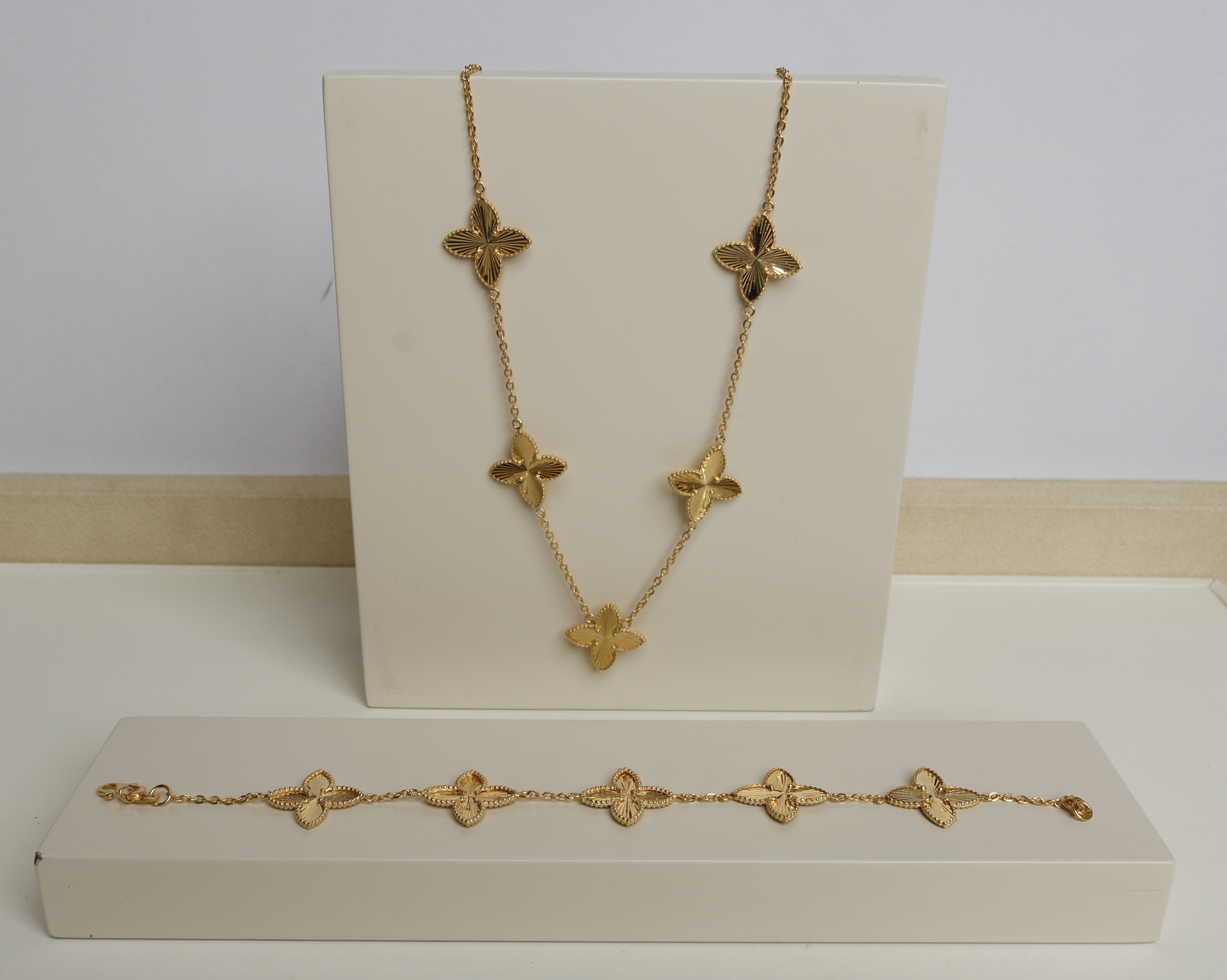 Half set of 925 sterling silver plated jewelry, made in Singapore - (J-0354)