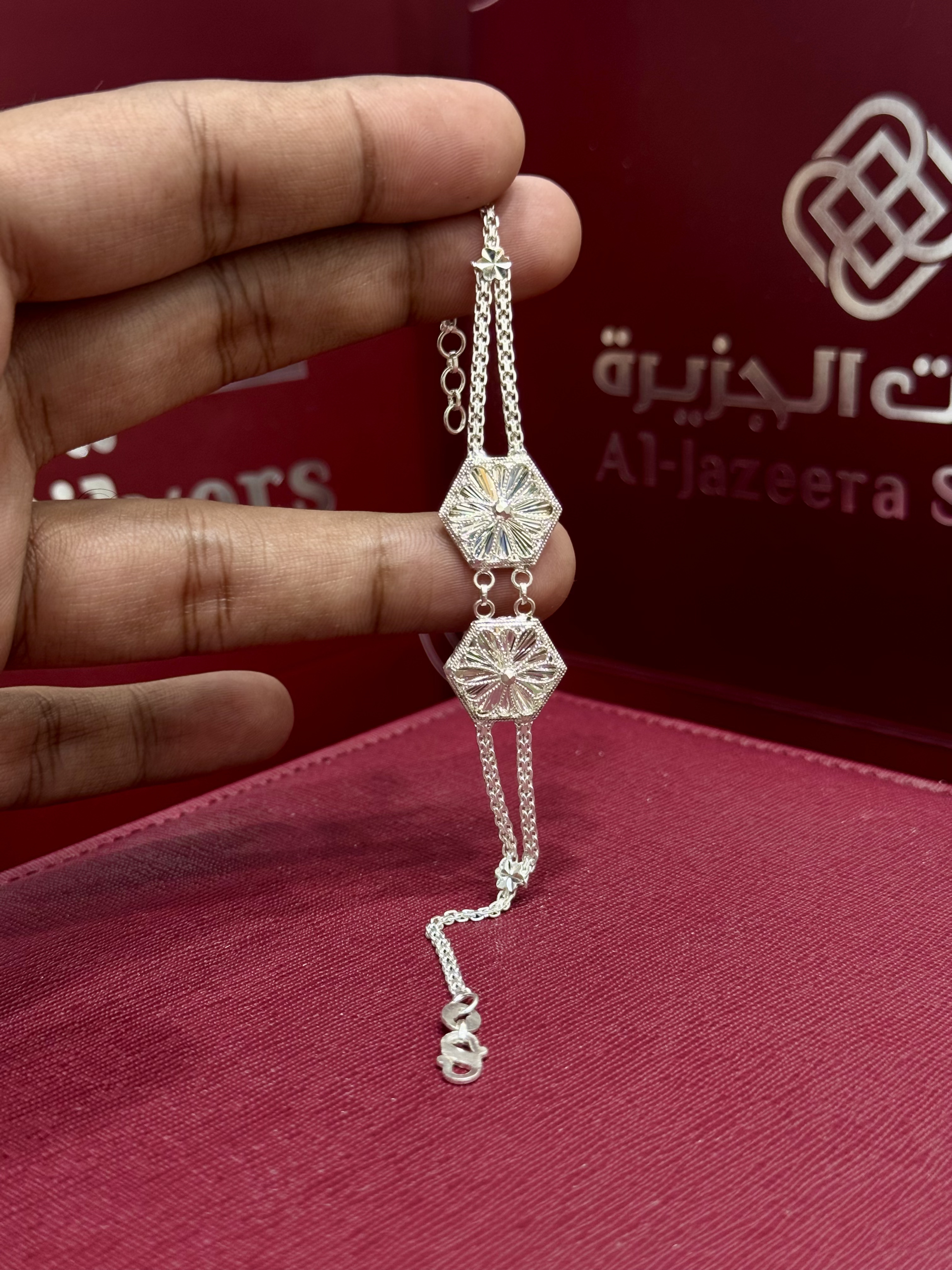 925 sterling silver bracelet, Omani made - (J-0424)