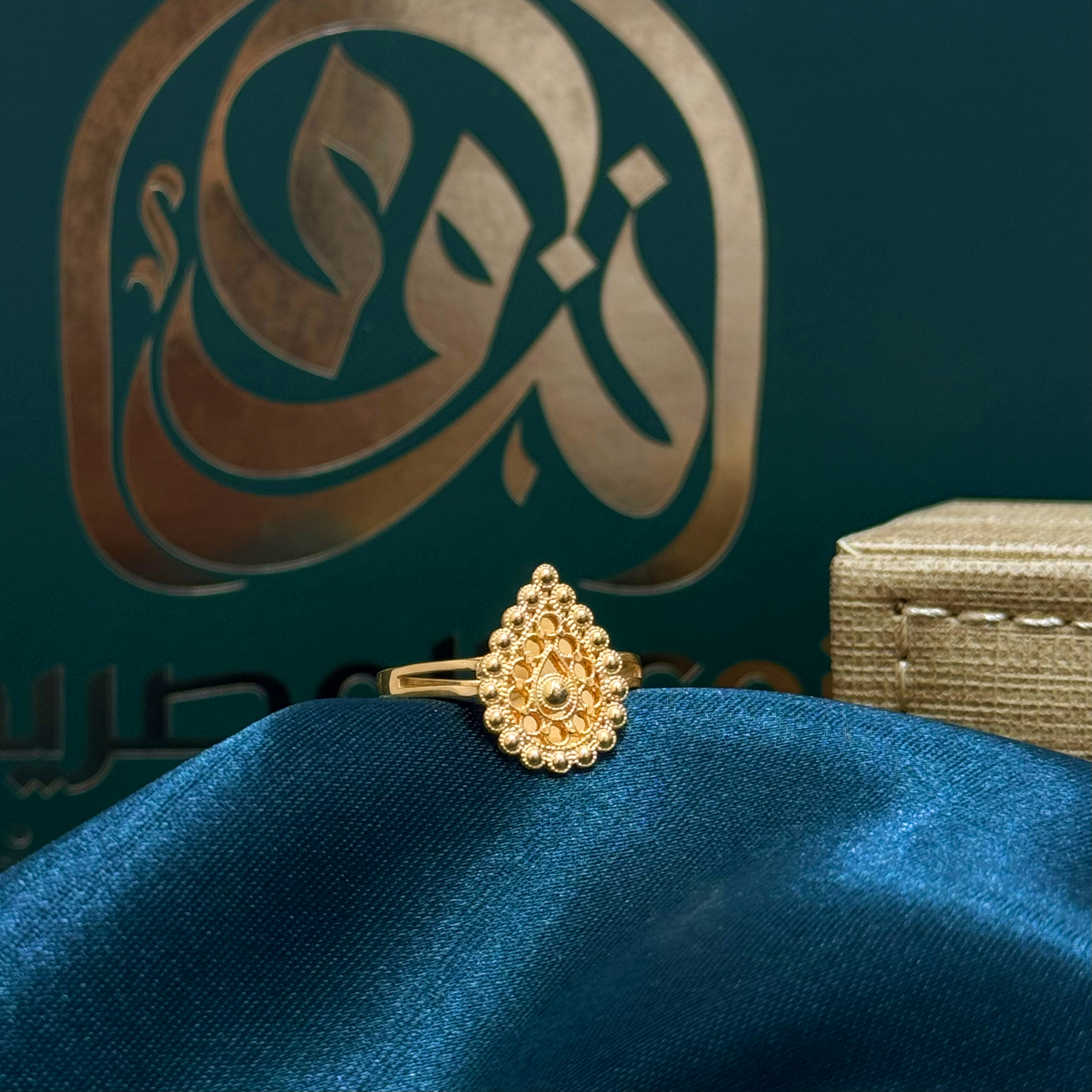 21-karat gold ring, Bahraini made