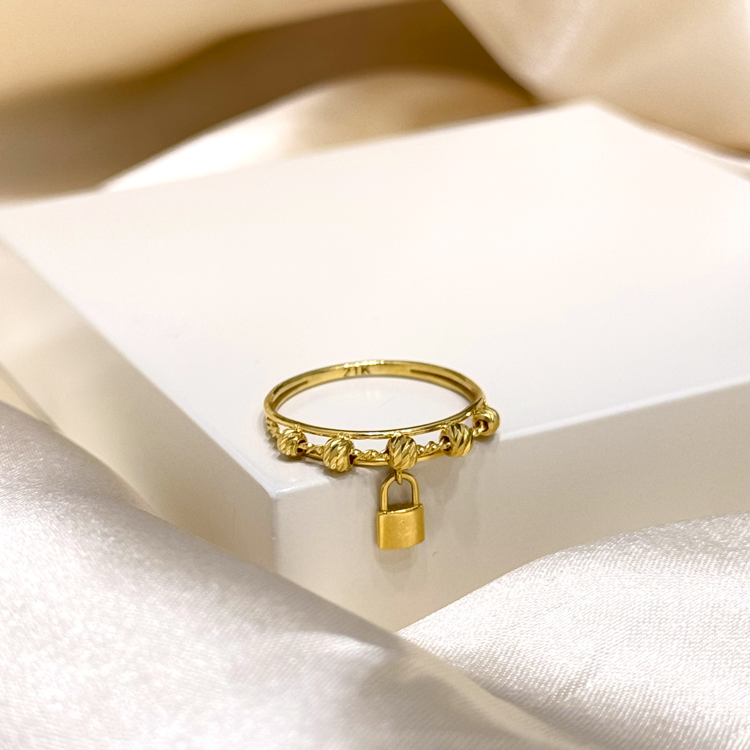 21-karat gold ring, Turkish made - (N-0241)