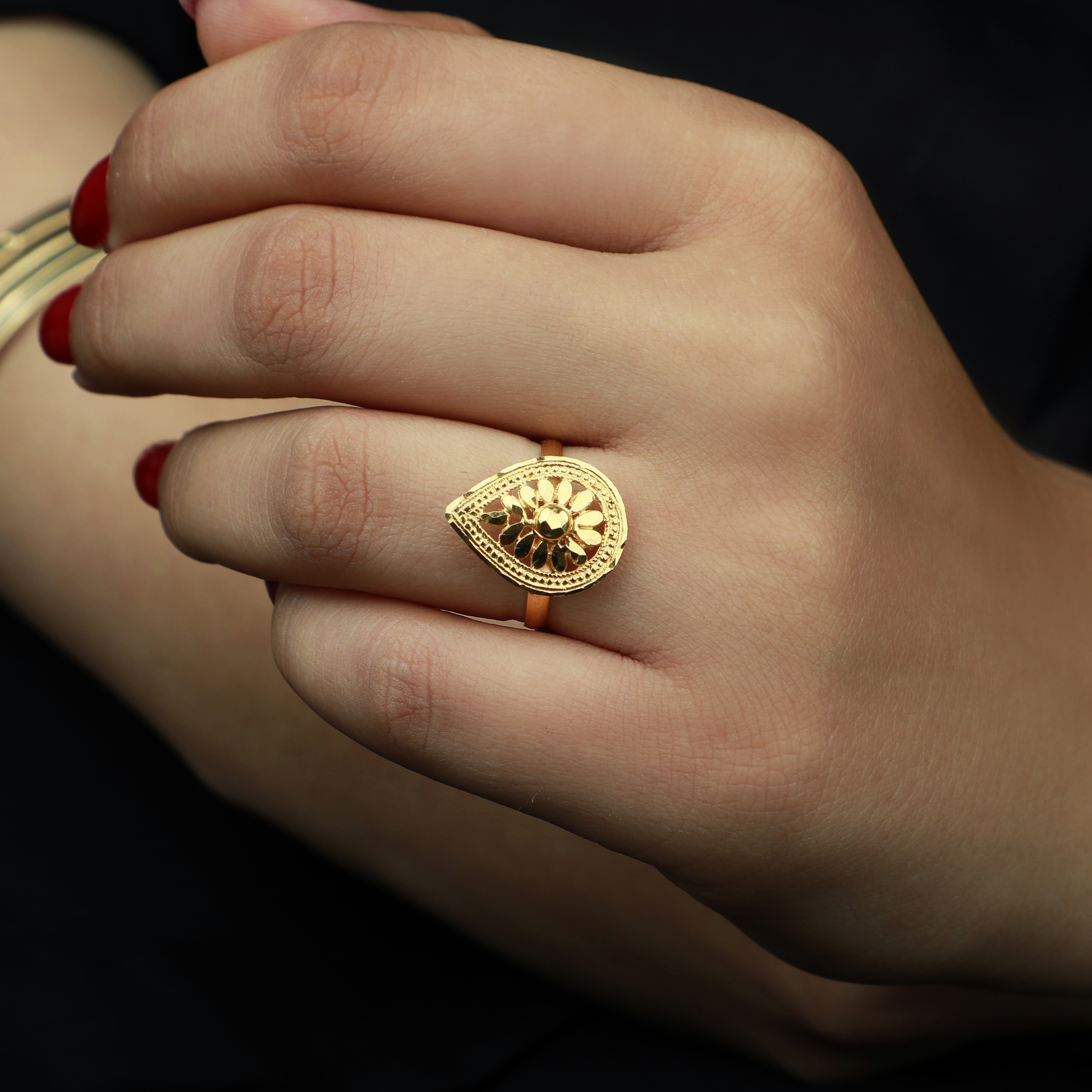 21-karat gold ring, Omani made - (N-0104)