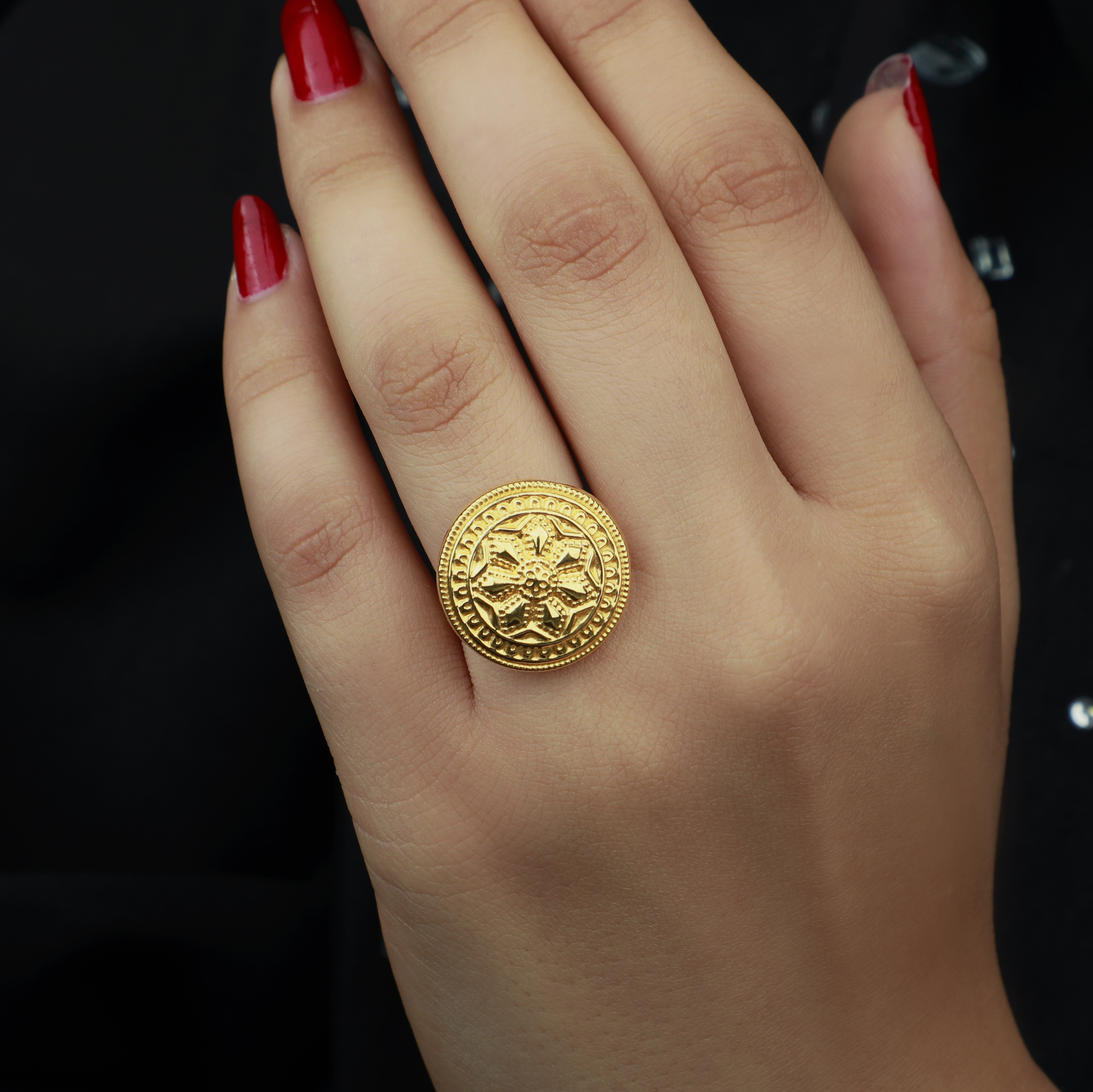 21-karat gold ring, Omani made - (N-0106)