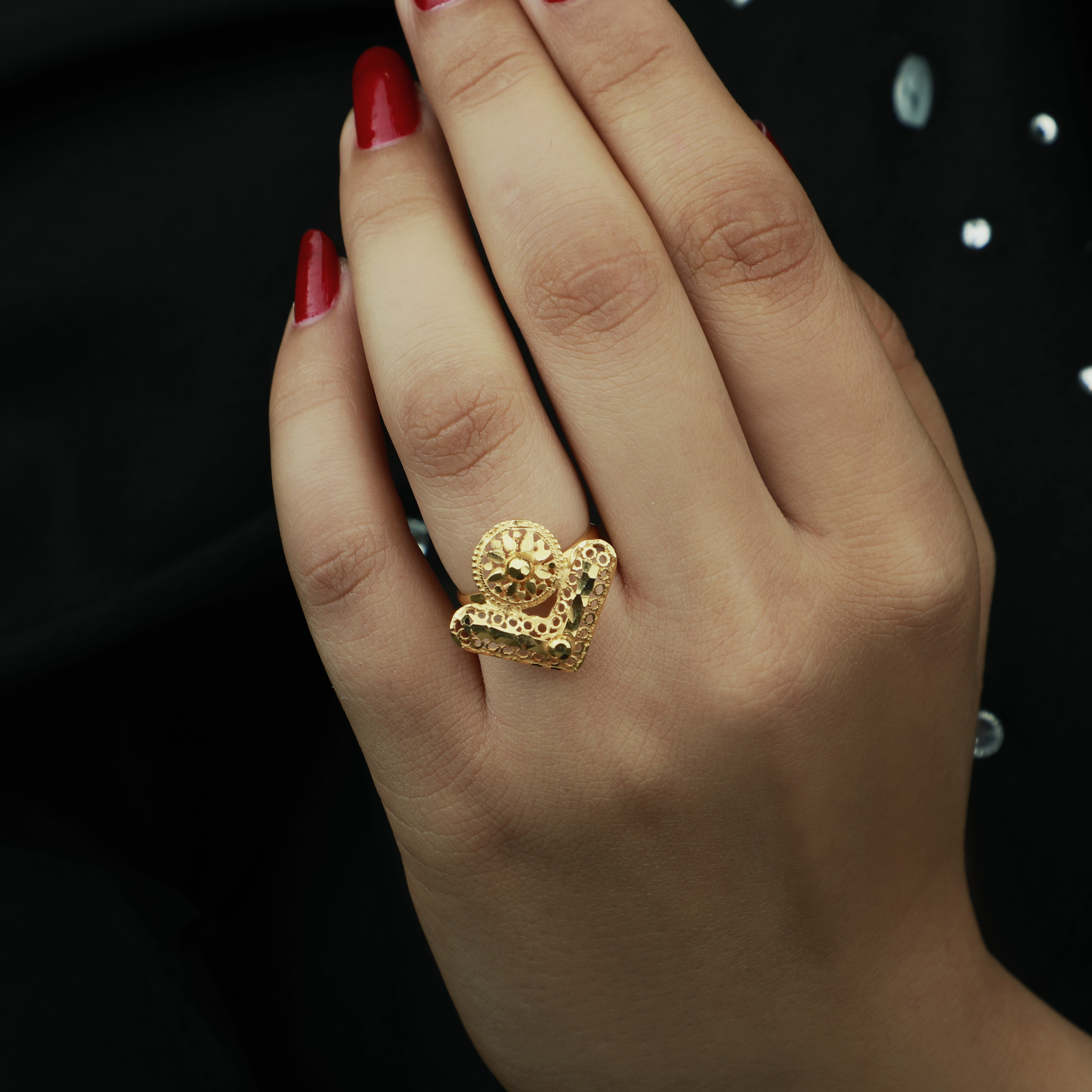 21-karat gold ring, Omani made - (N-0108)