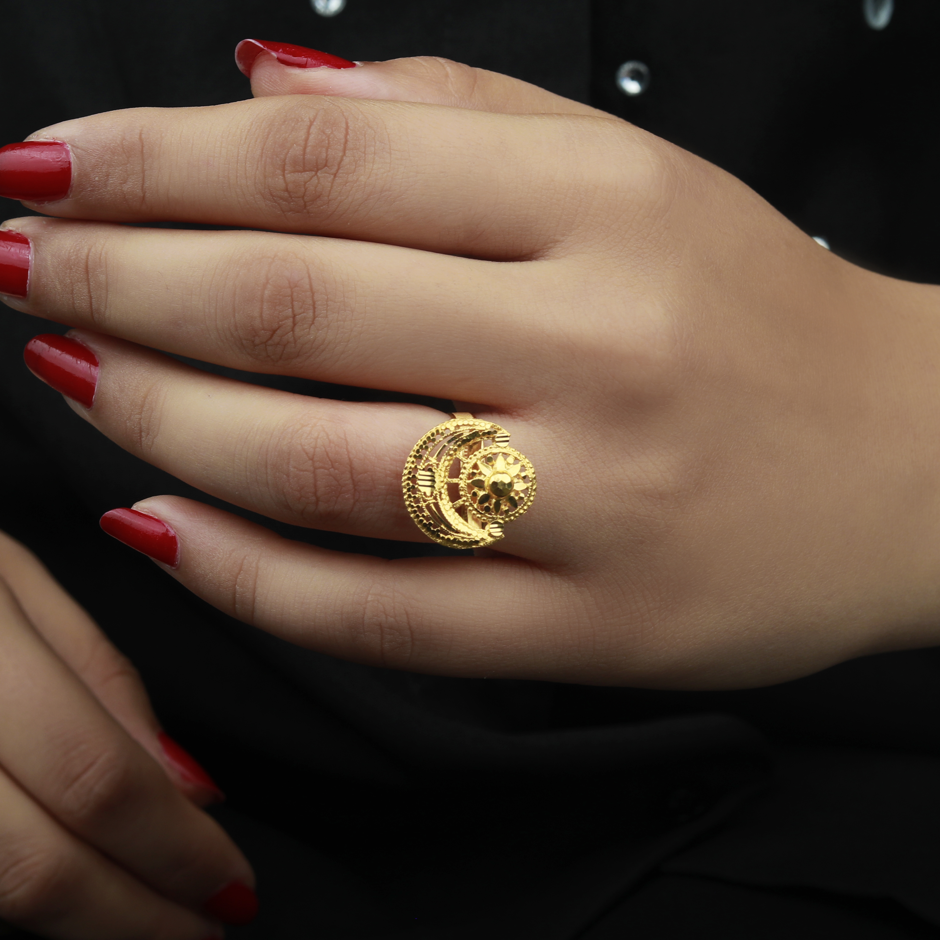 21-karat gold ring, Omani made - (N-0113)