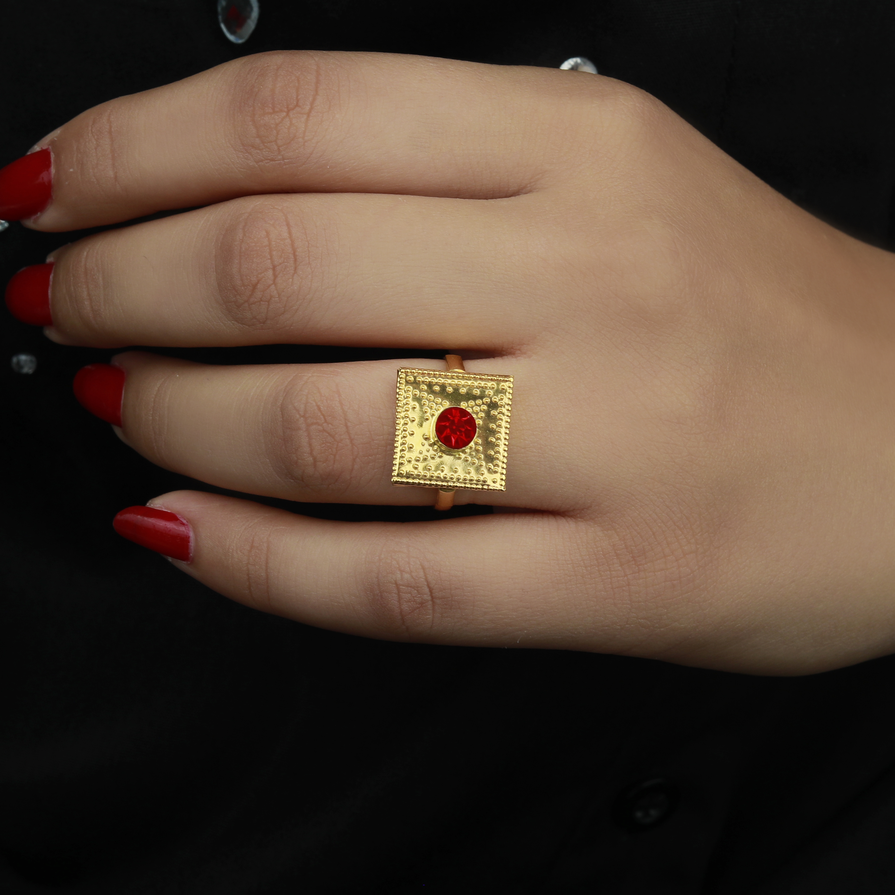 21-karat gold ring, Omani made - (N-0118)