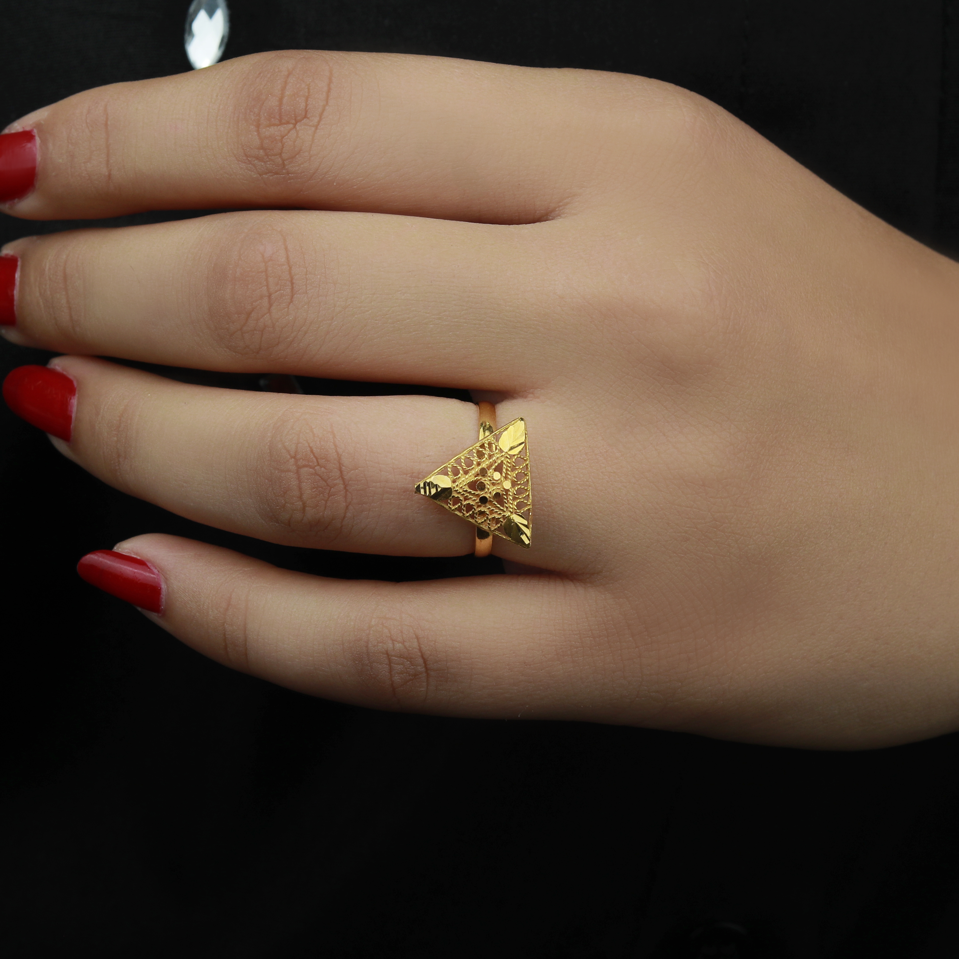21-karat gold ring, Omani made - (N-0120)