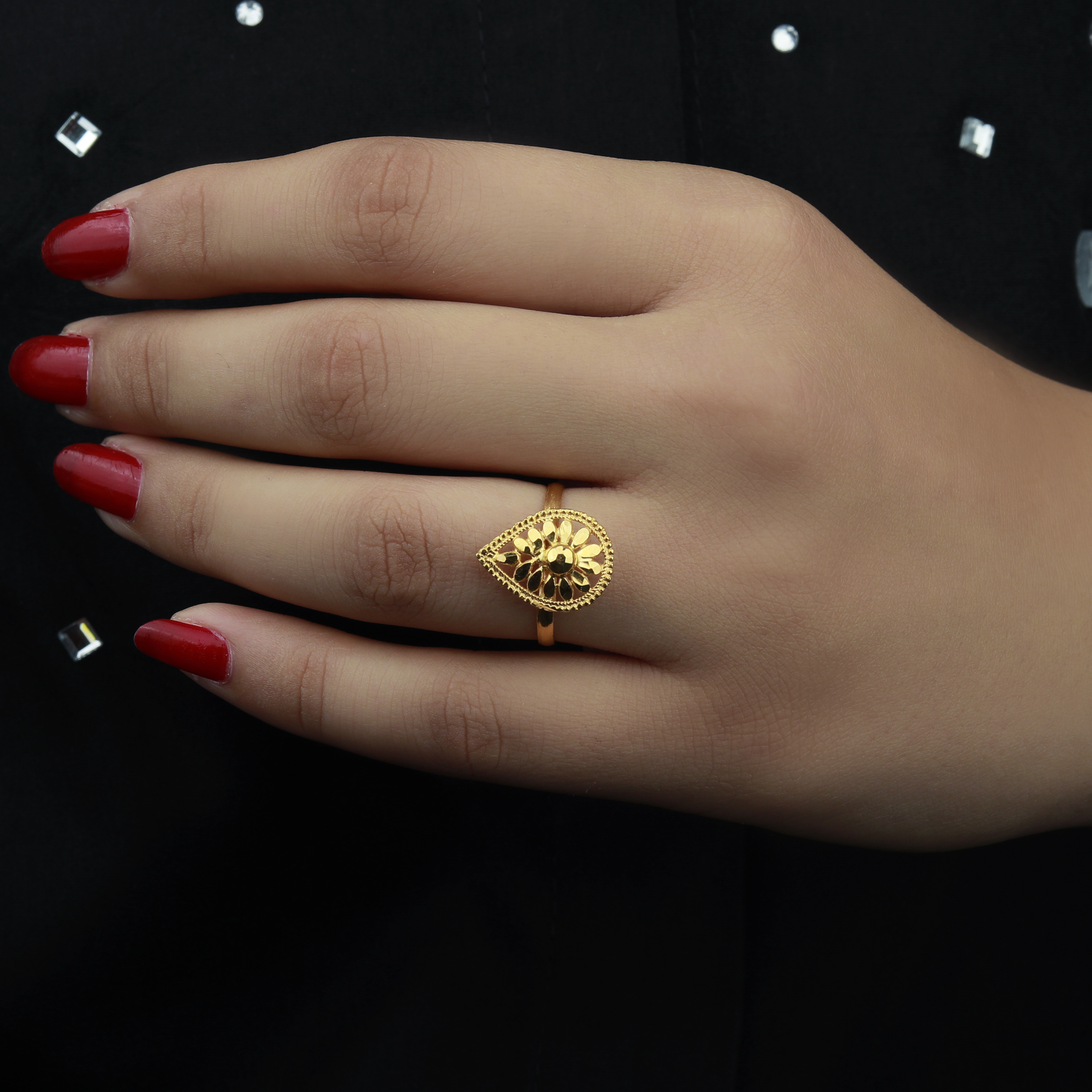 21-karat gold ring, Omani made - (N-0128)