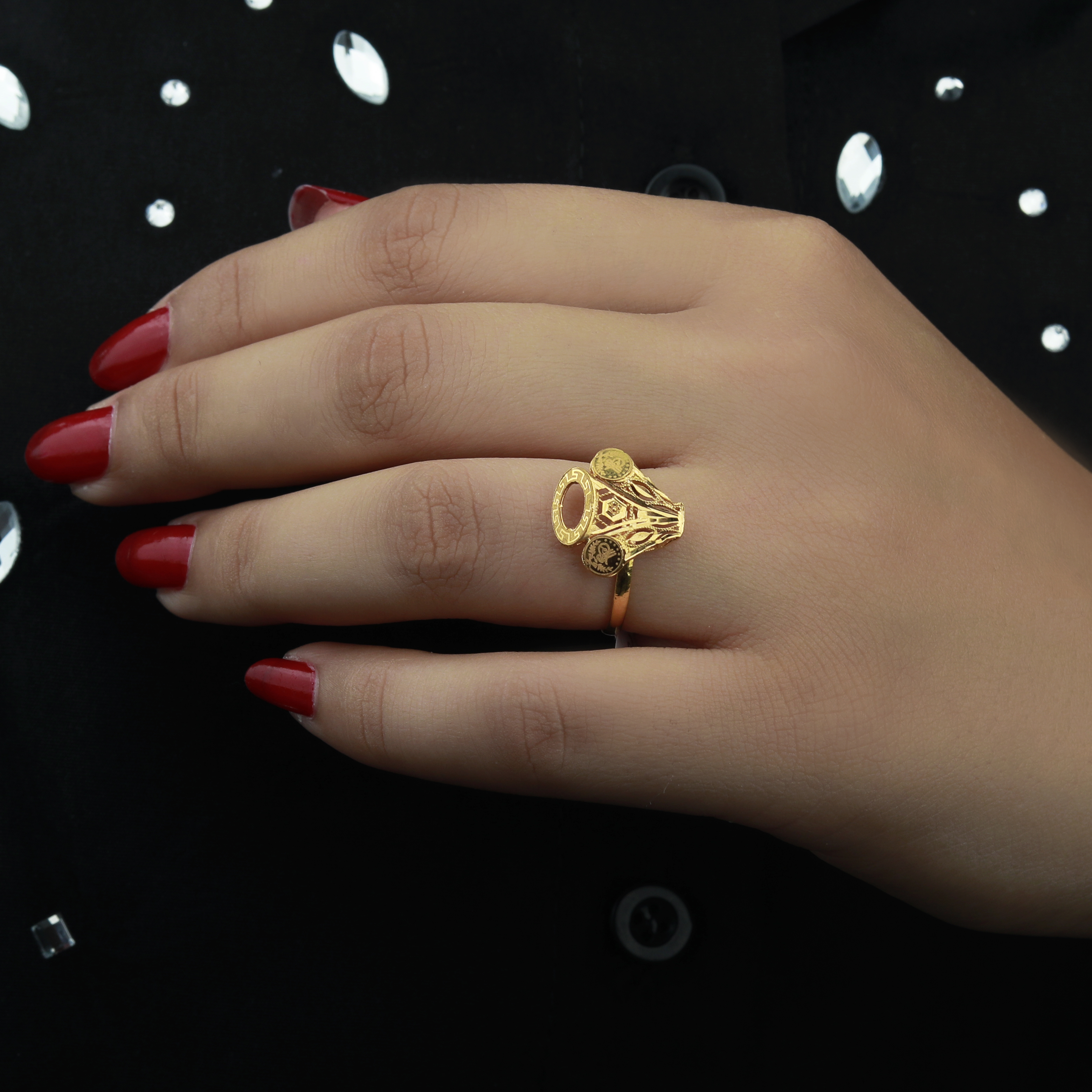 21-karat gold ring, made in Kuwait - (N-0131)
