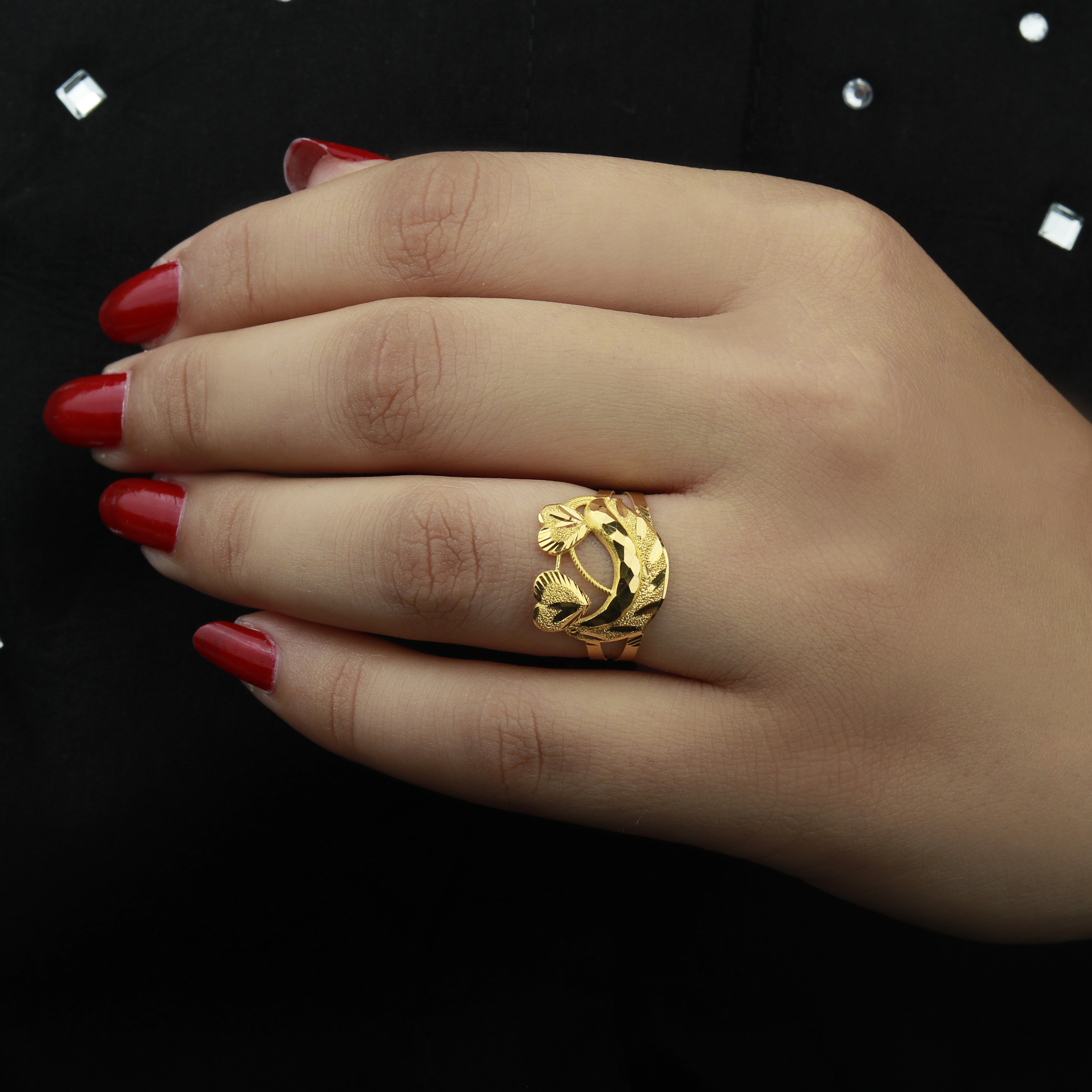 21-karat gold ring, Omani made - (N-0135)
