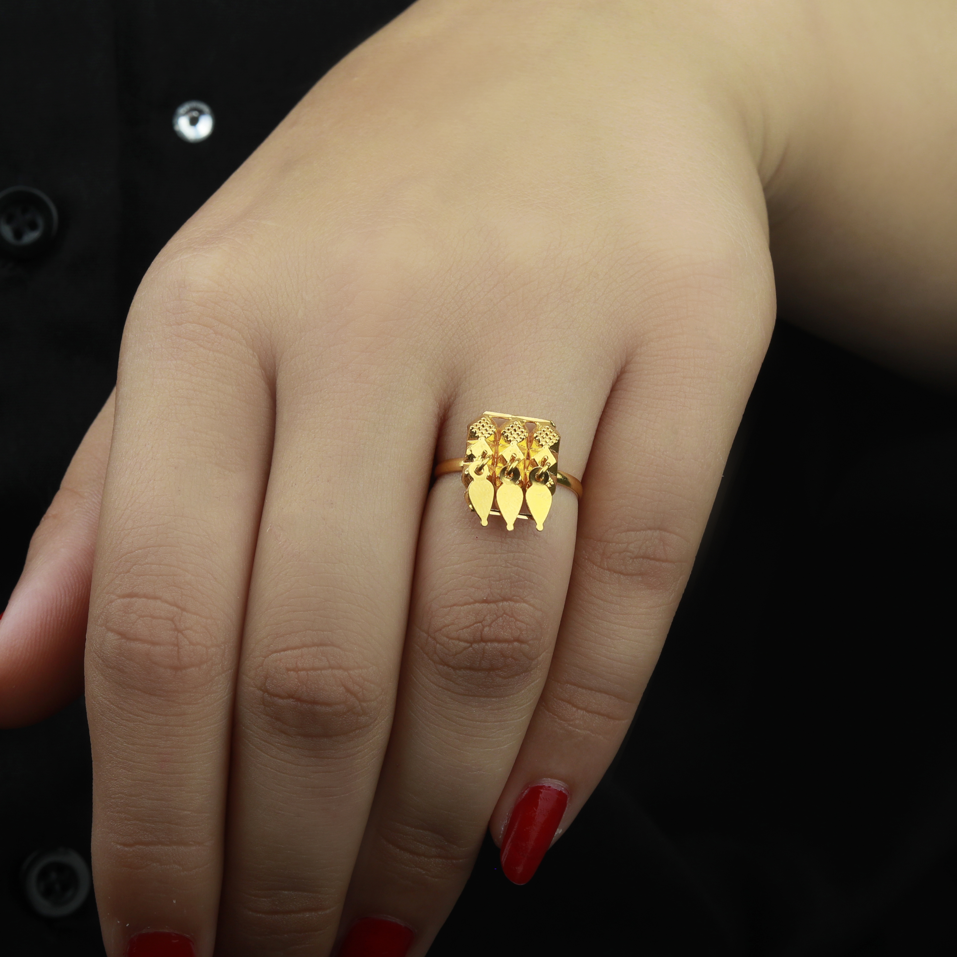 21-karat gold ring, made in the UAE - (N-0143)