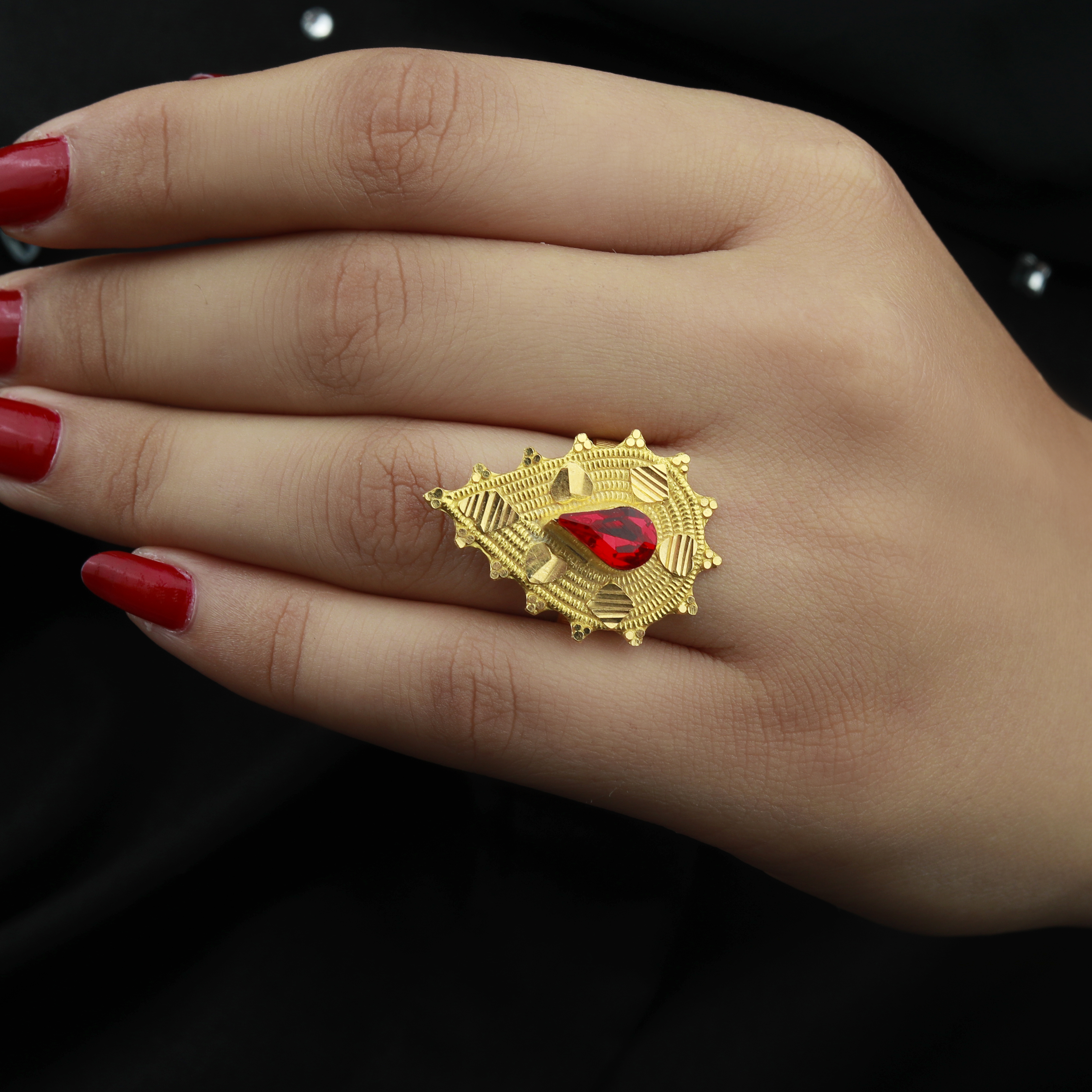 21-karat gold ring, Omani made - (N-0150)