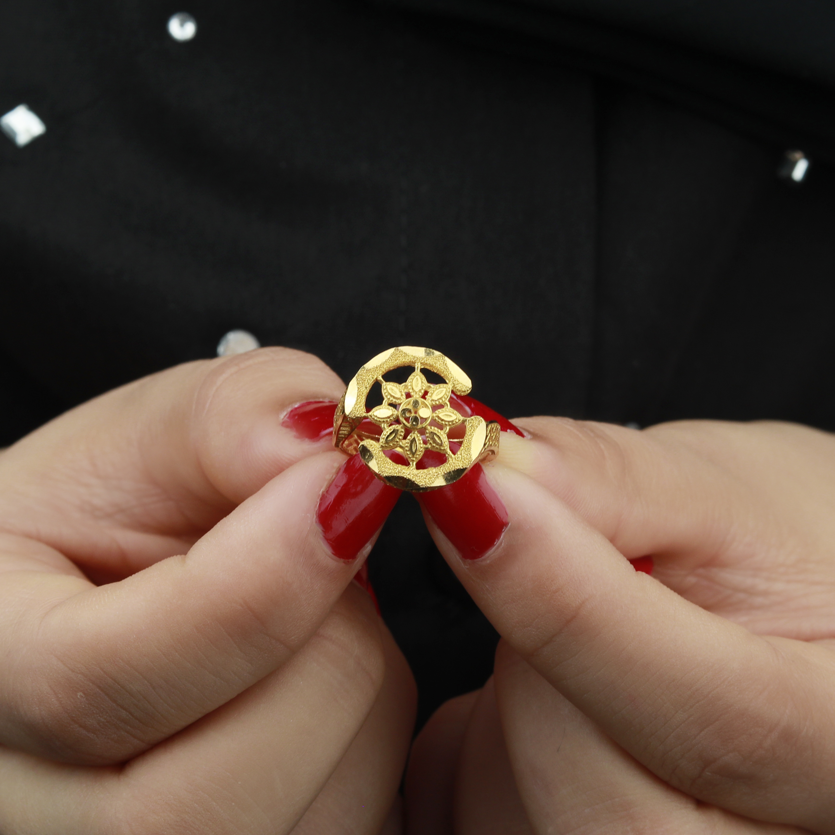 21-karat gold ring, Omani made - (N-0153)