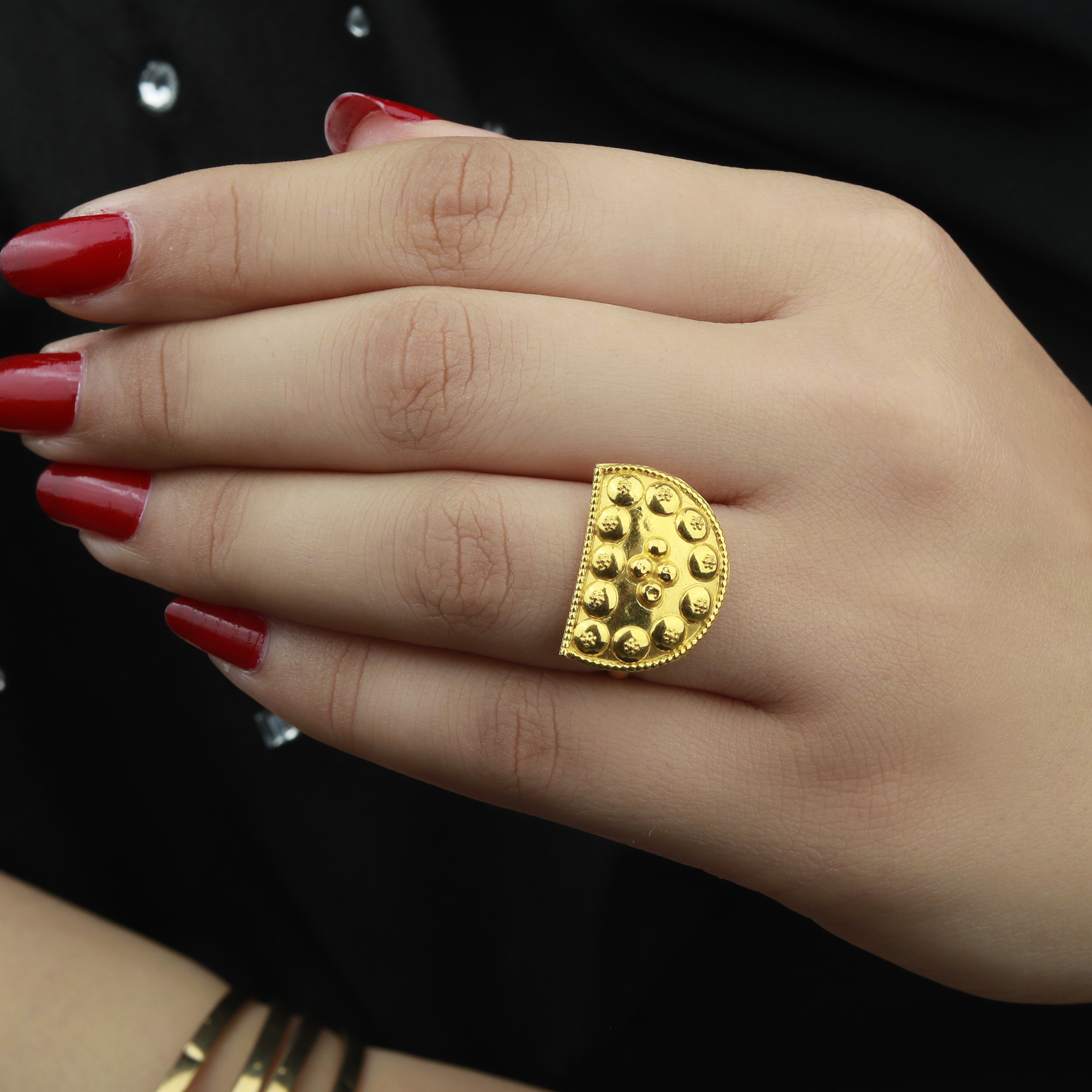 21-karat gold ring, Omani made - (N-0154)
