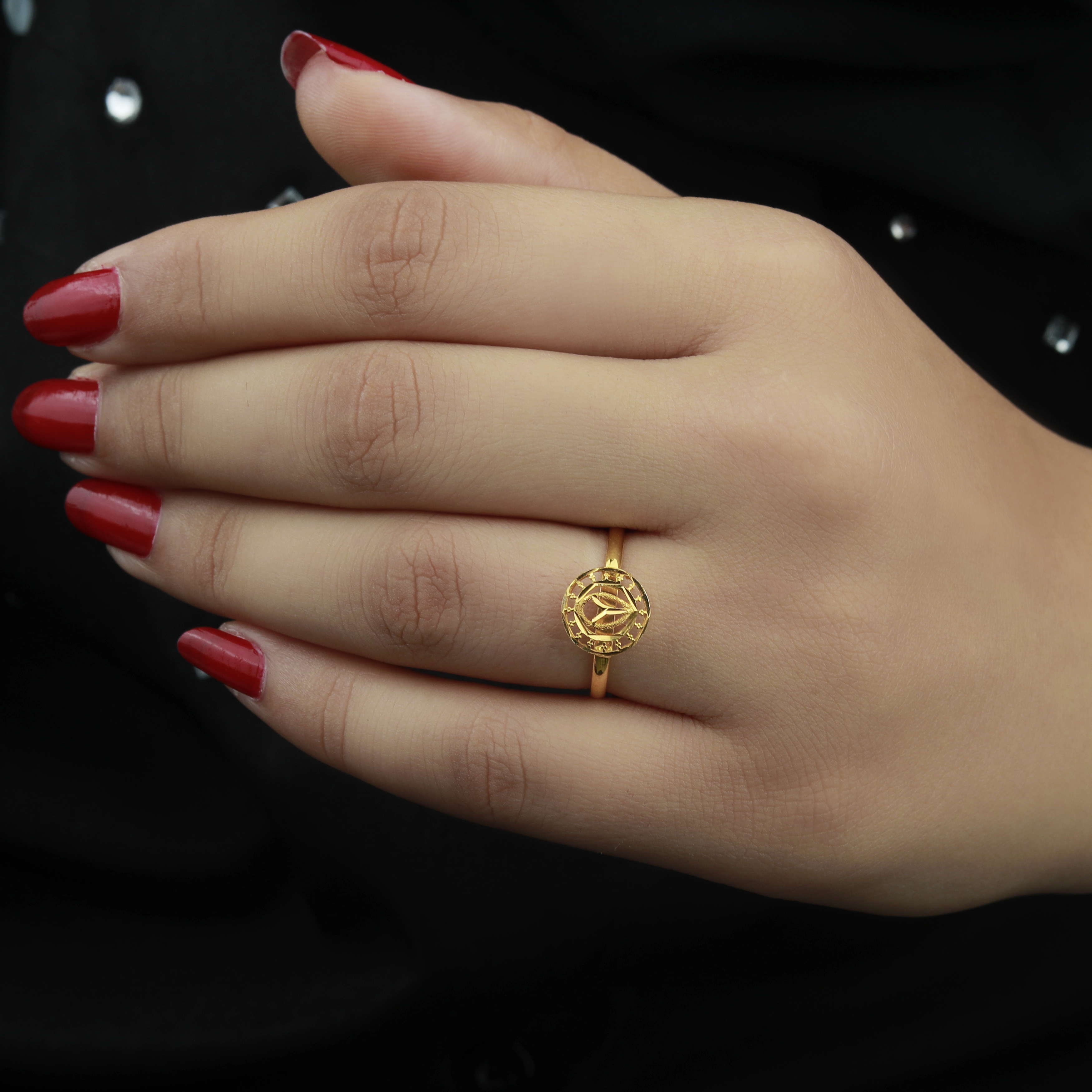 21-karat gold ring, made in Kuwait - (N-0160)