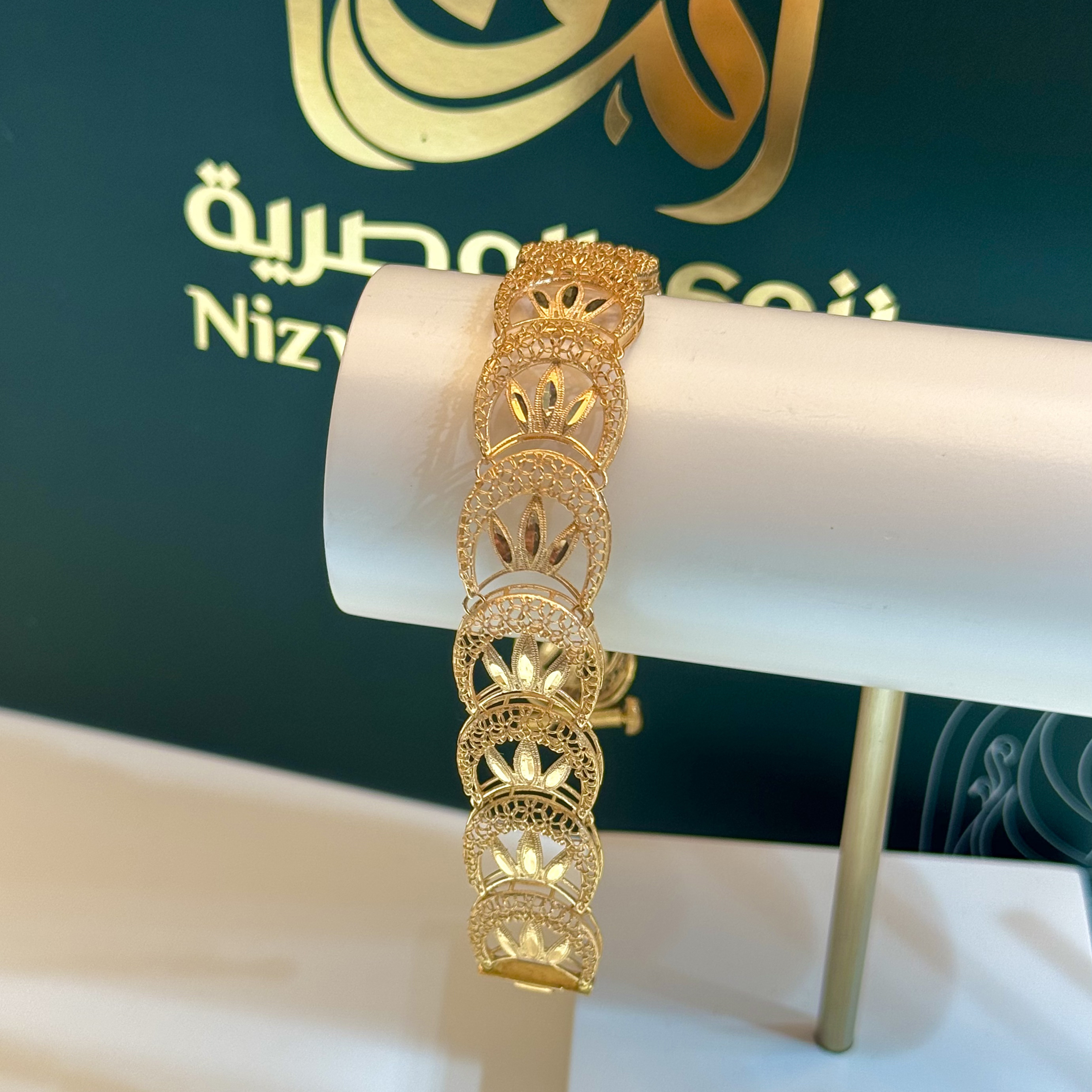 21 karat gold bracelet, Kuwaiti made - (N-0035) 21 karat gold bracelet, Kuwaiti made - (N-0035)