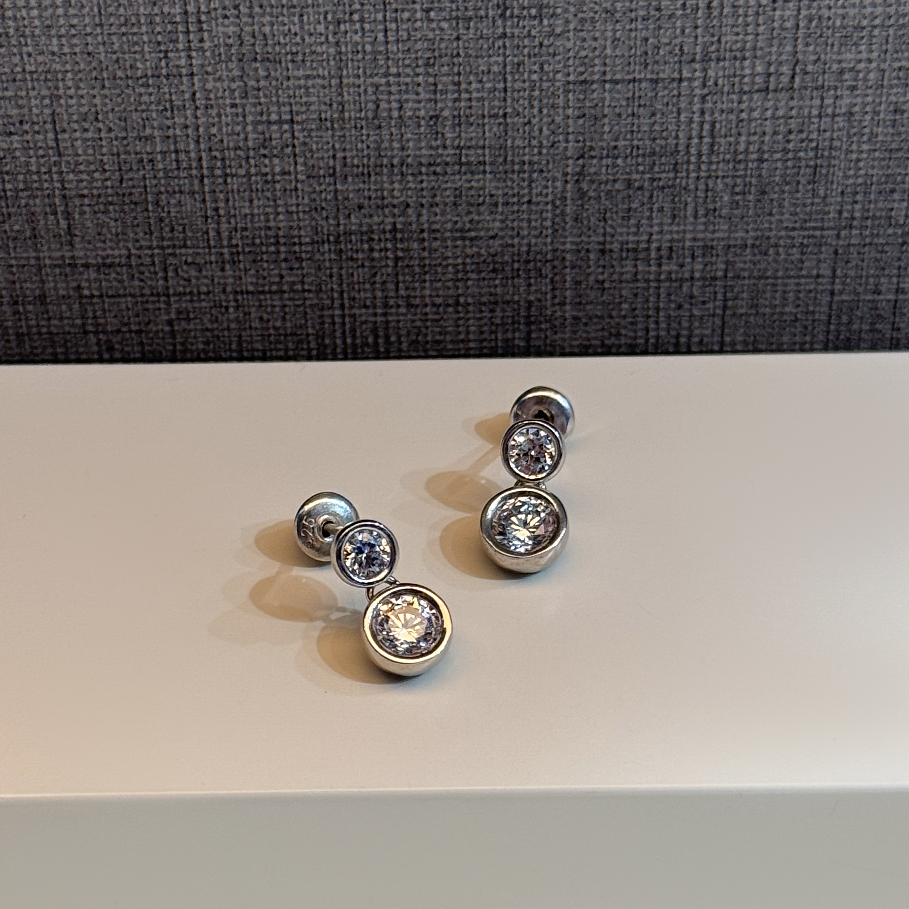 925 Sterling Silver Swarovski Zircon Hoop Earrings - (R-0109)