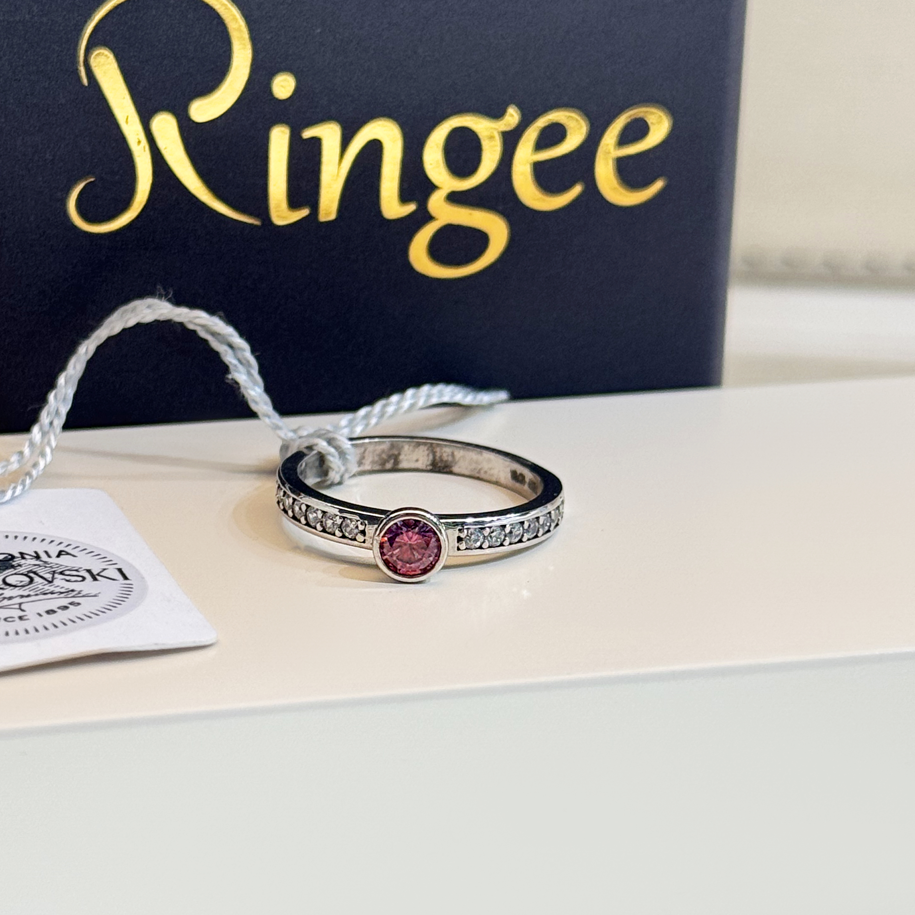 925 Sterling Silver Ring with Swarovski Zircon - (R-0013) 925 Sterling Silver Ring with Swarovski Zircon - (R-0013)