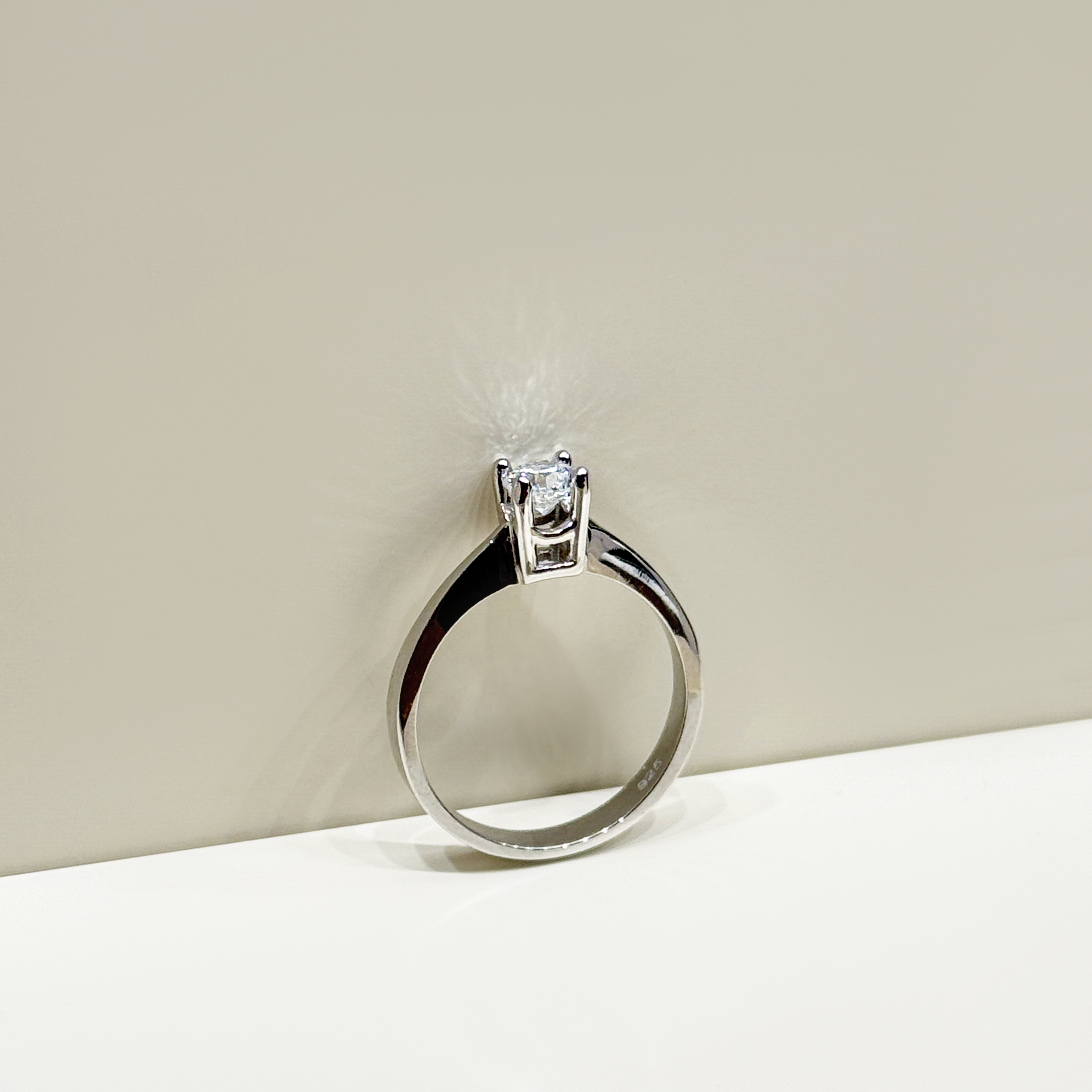 925 sterling silver ring with Swarovski zircon - (R-0162)