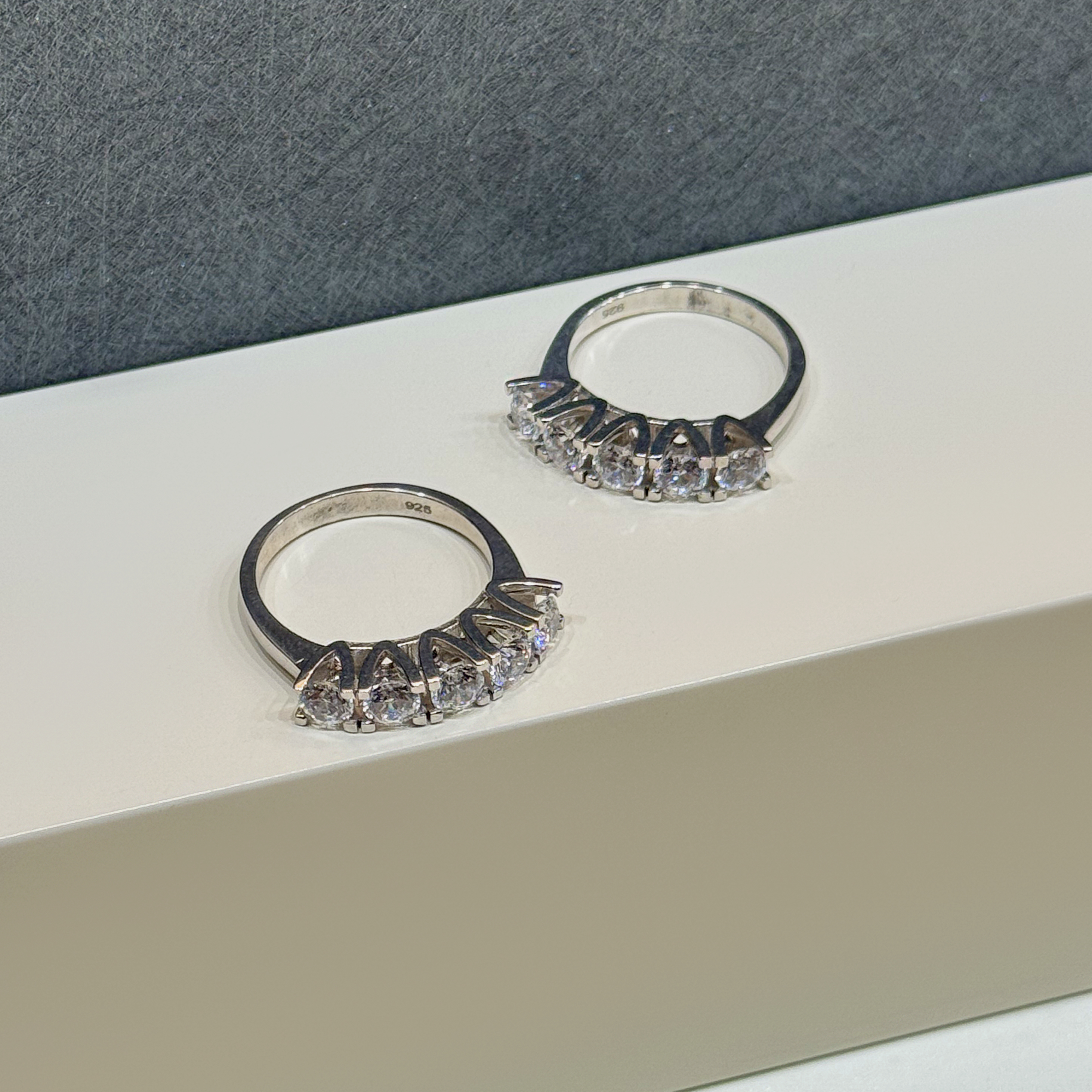 925 sterling silver ring with Swarovski zircon - (R-0170)