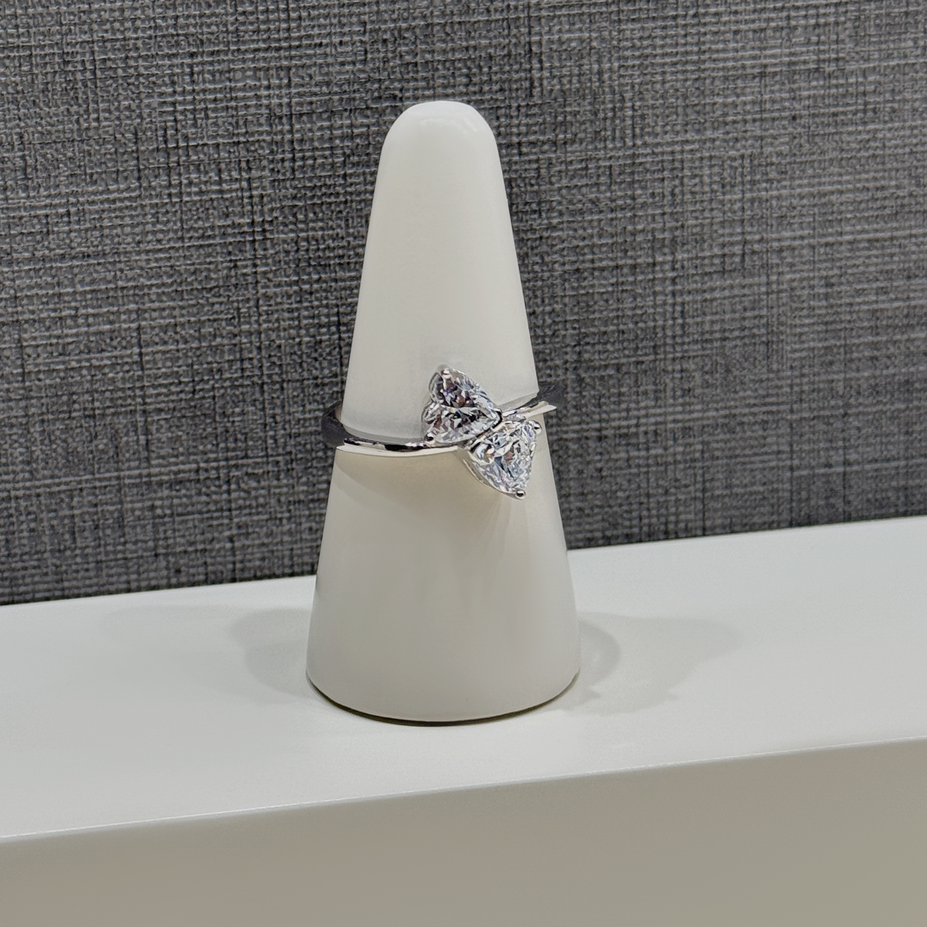 925 sterling silver ring with Swarovski zircon - (R-0180)