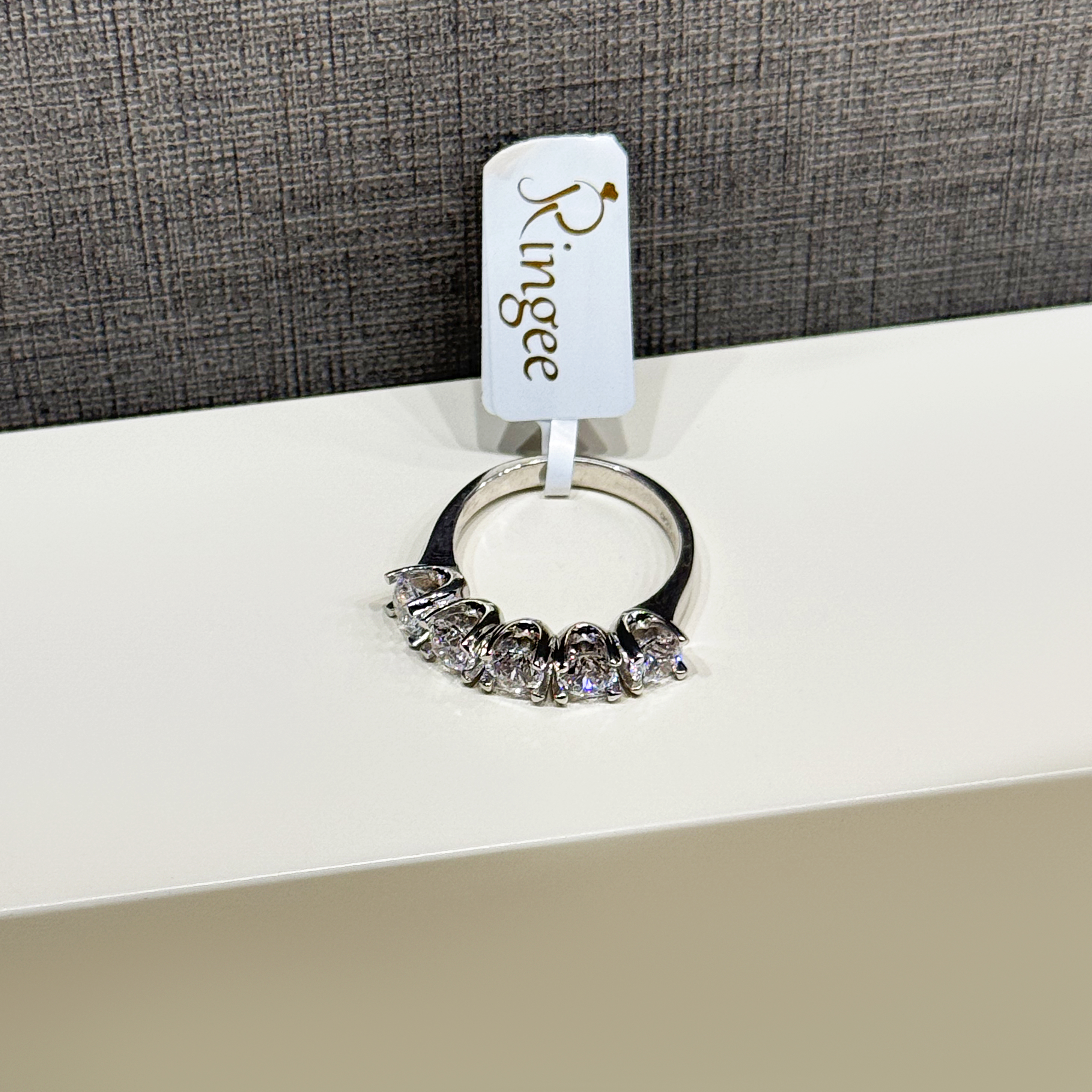 925 sterling silver ring with Swarovski zircon - (R-0183)