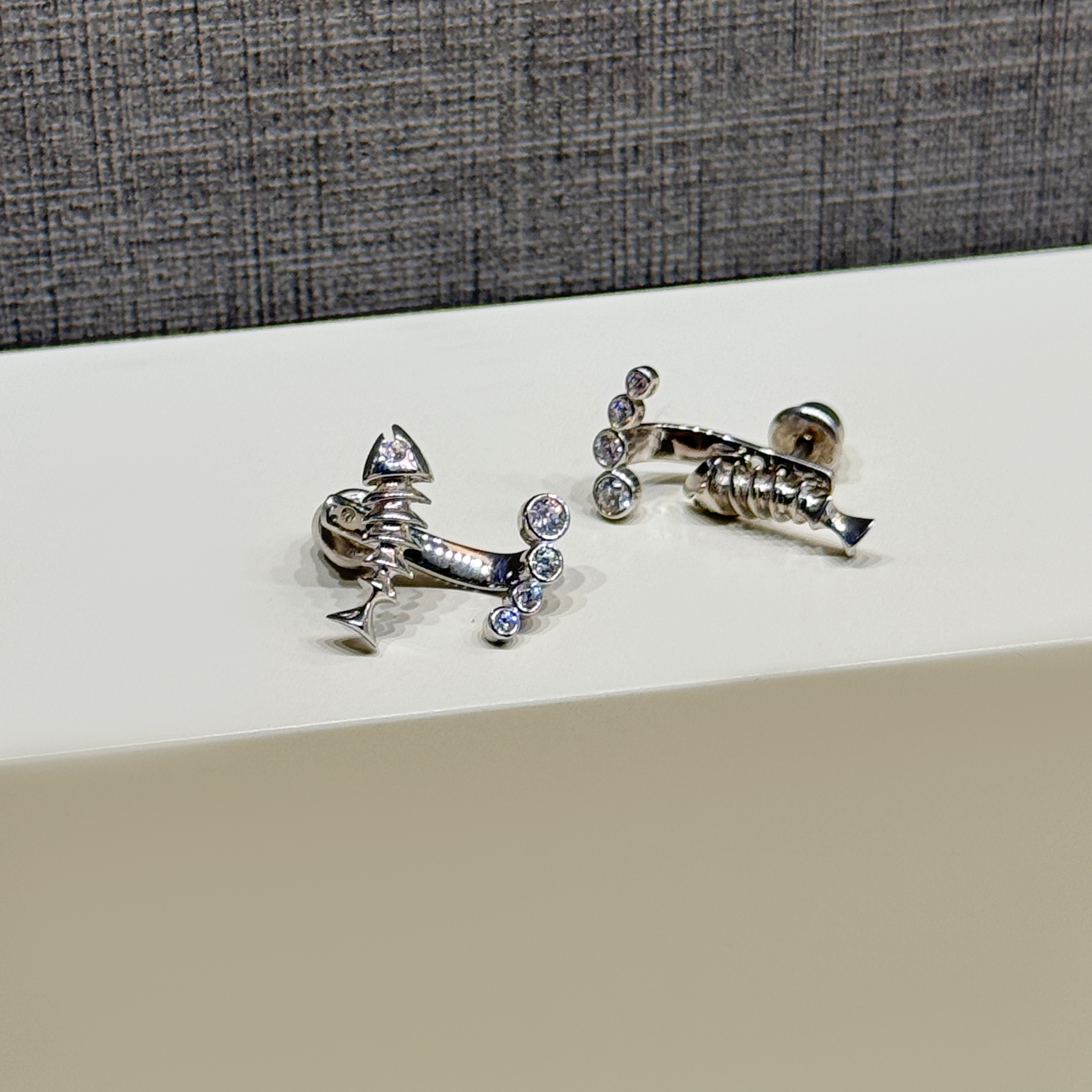 Silver earrings with Swarovski zirconia, 925 sterling silver - (R-0230)