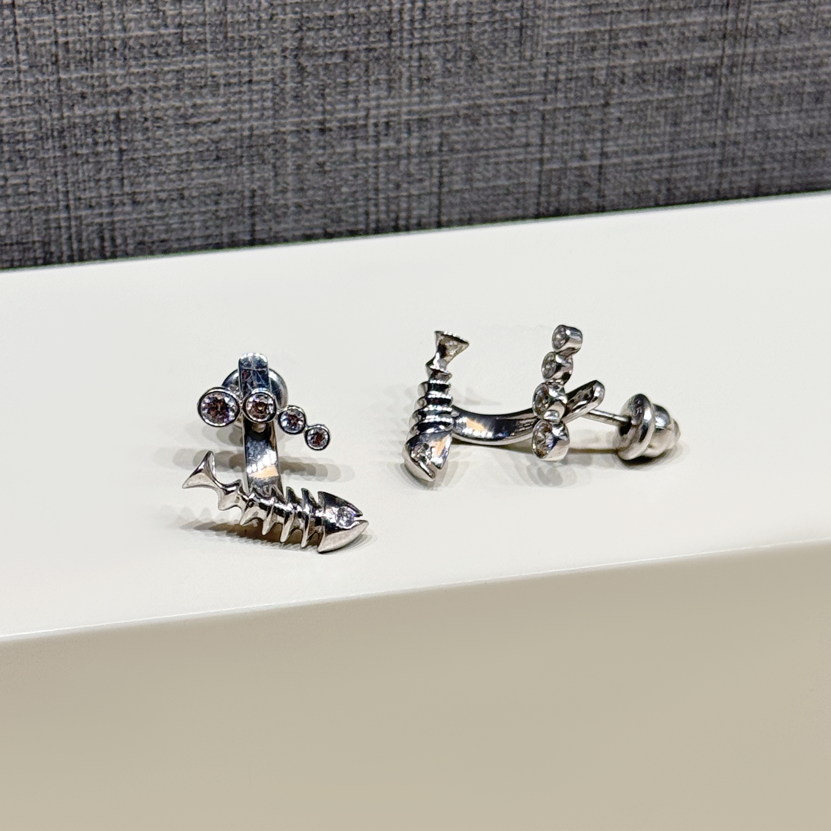 Silver earrings with Swarovski zirconia, 925 sterling silver - (R-0231)