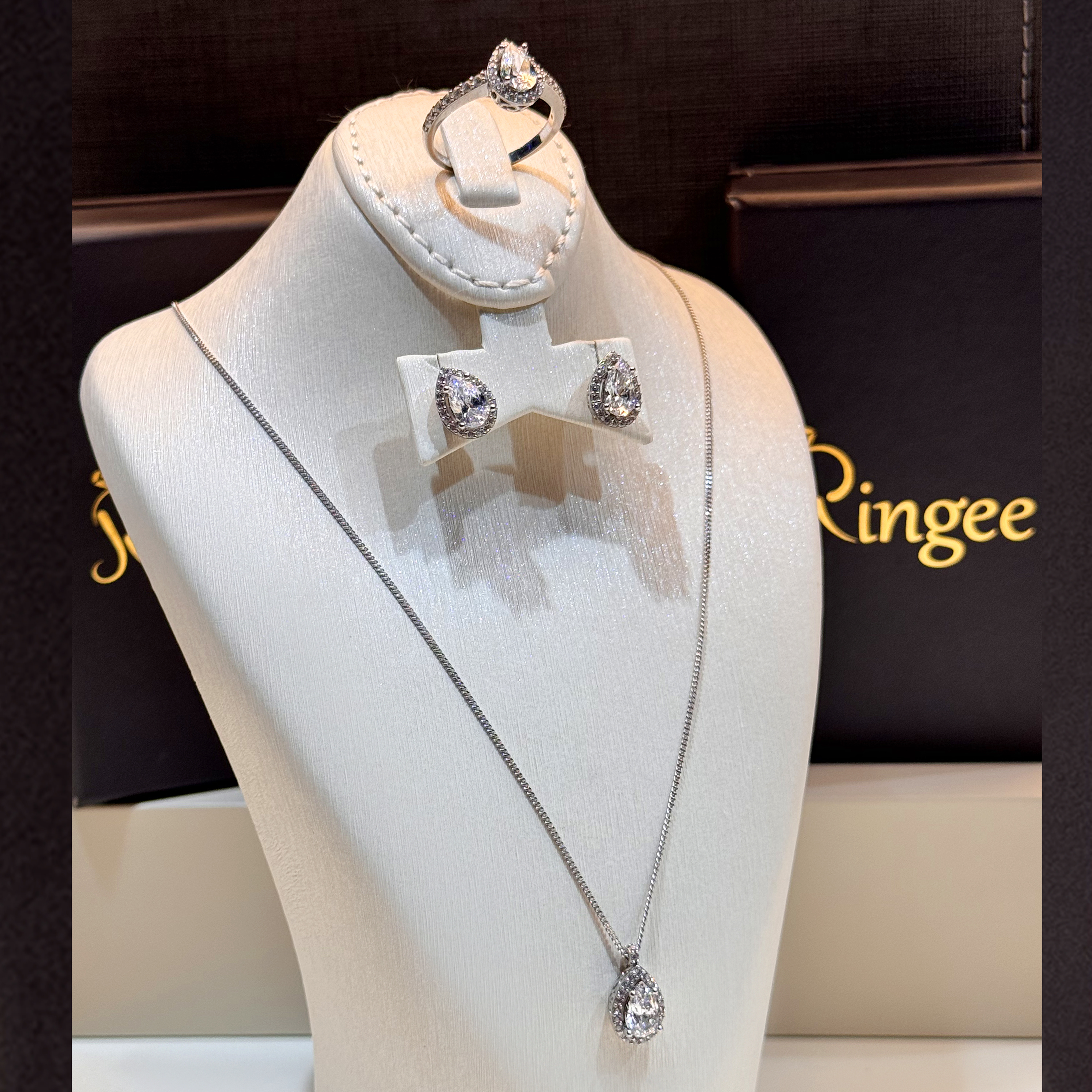 925 sterling silver set with Swarovski zircon - (R-0248)