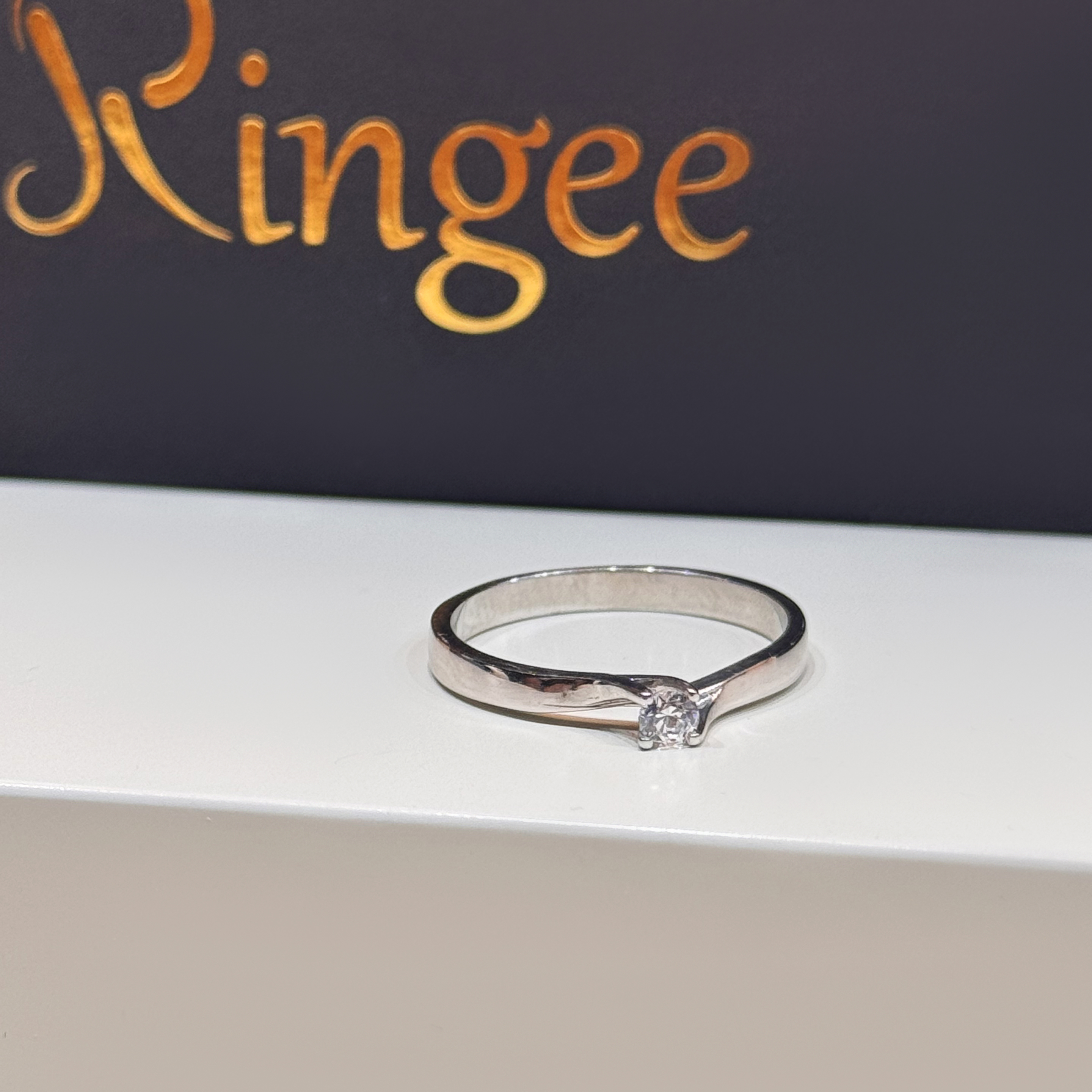 925 sterling silver ring with Swarovski zircon - (R-0262)