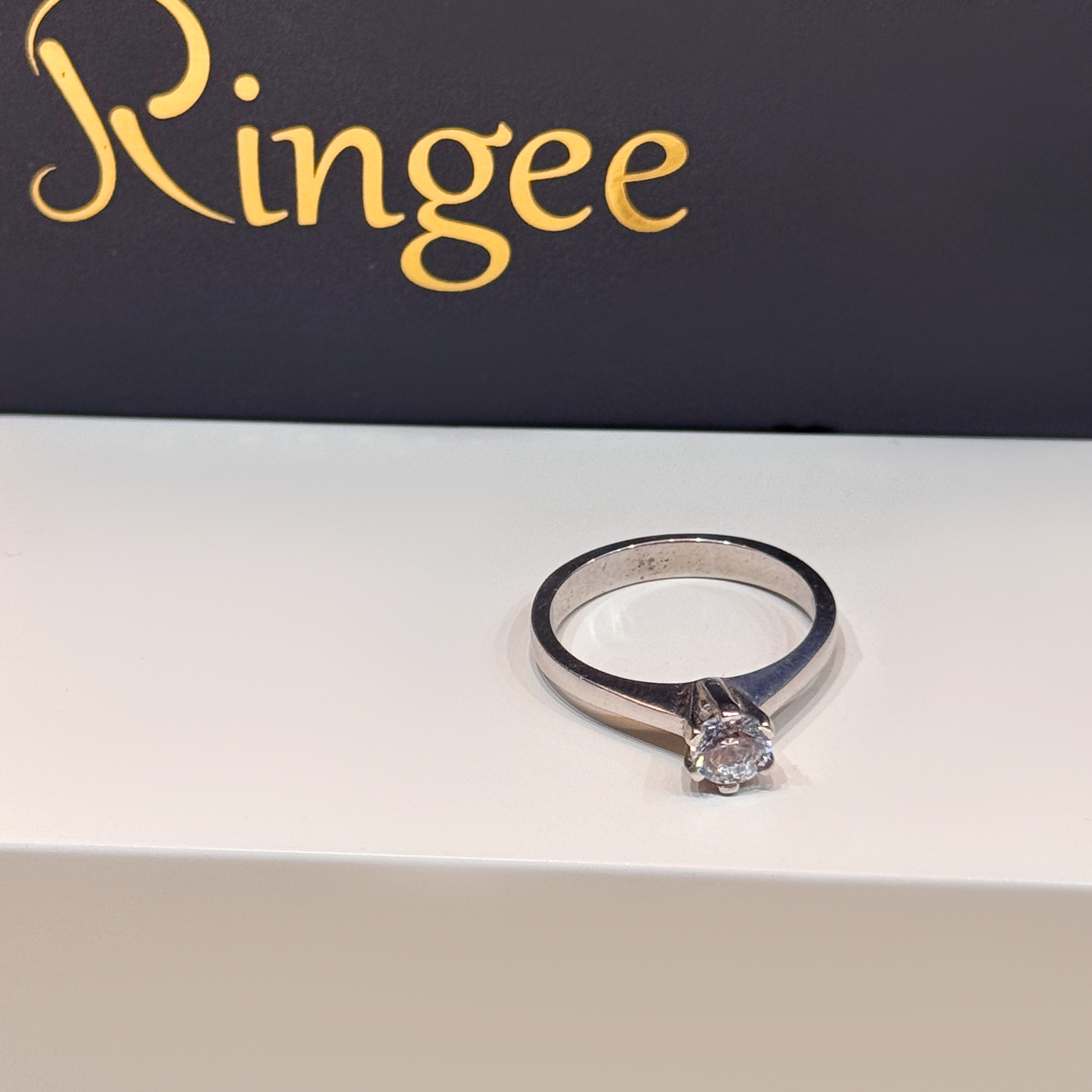 925 sterling silver ring with Swarovski zircon - (R-0275)