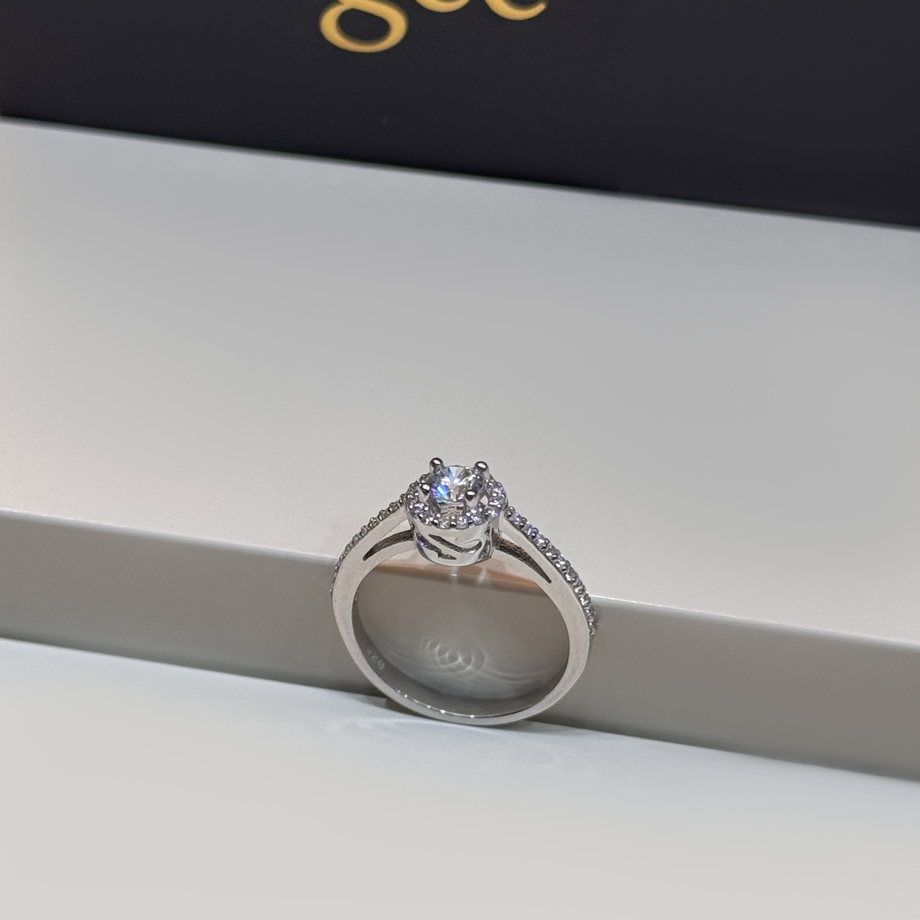 925 sterling silver ring with Swarovski zircon - (R-0278)