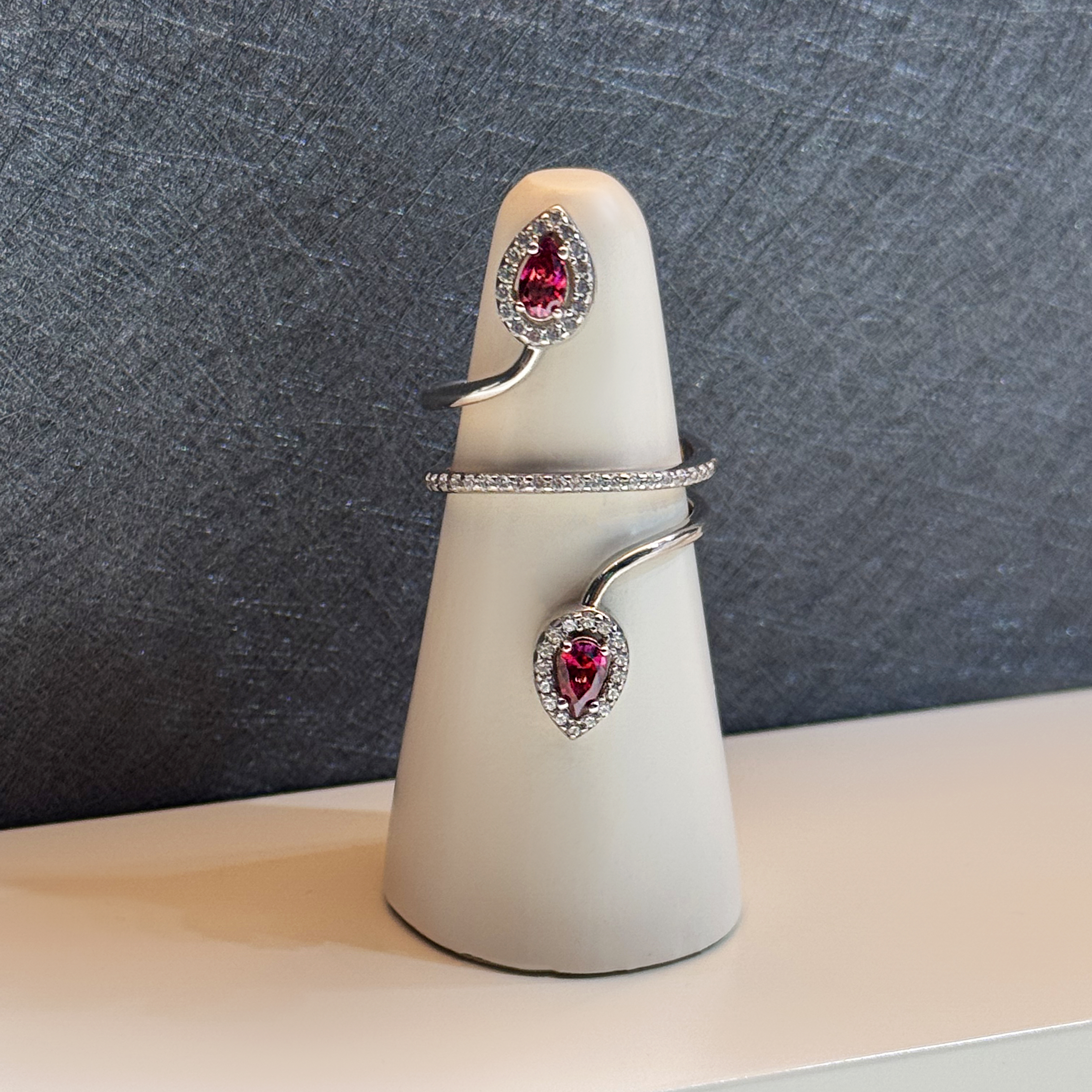 925 Sterling Silver Ring with Swarovski Zircon - (R-0028)