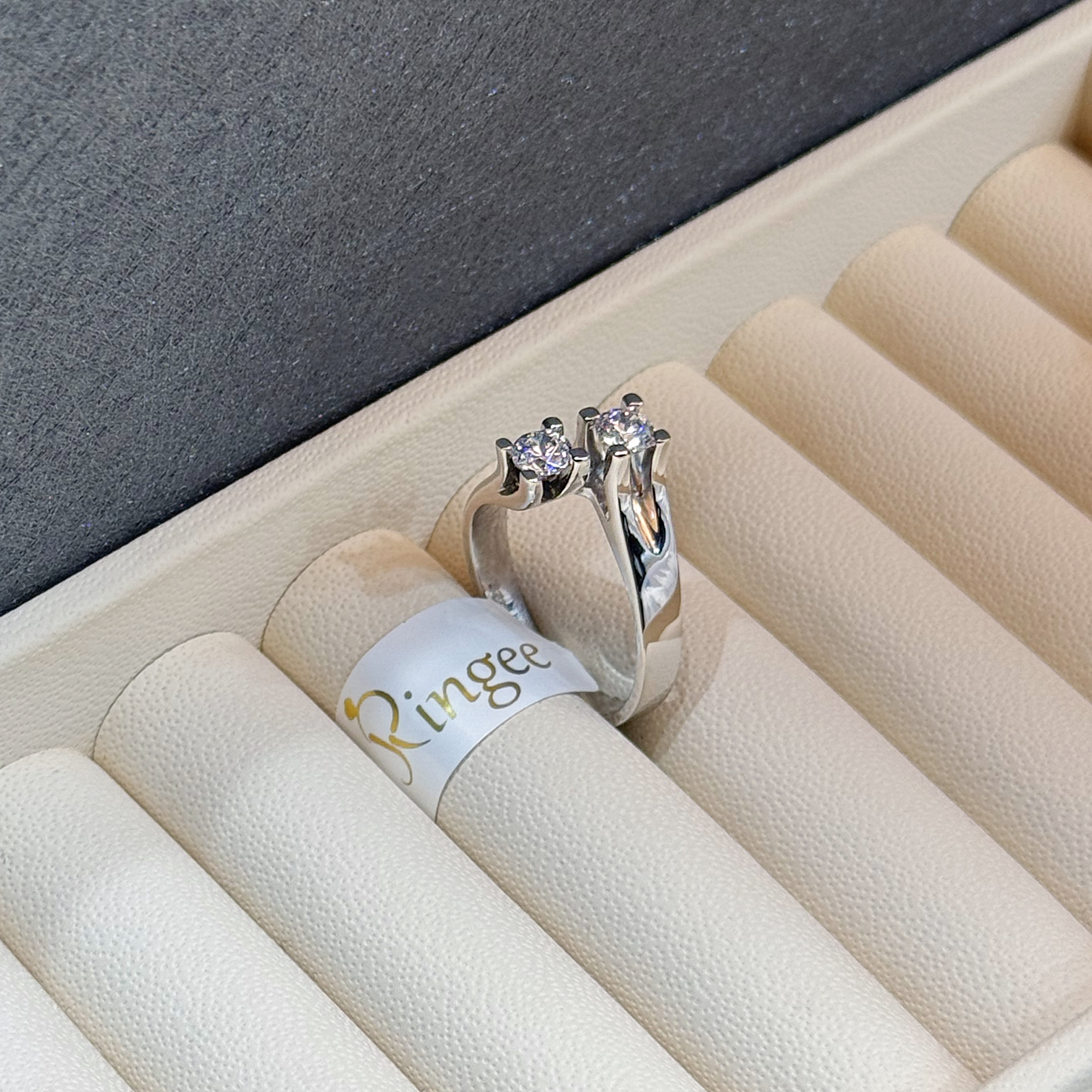 925 Sterling Silver Ring with Swarovski Zircon - (R-0034)