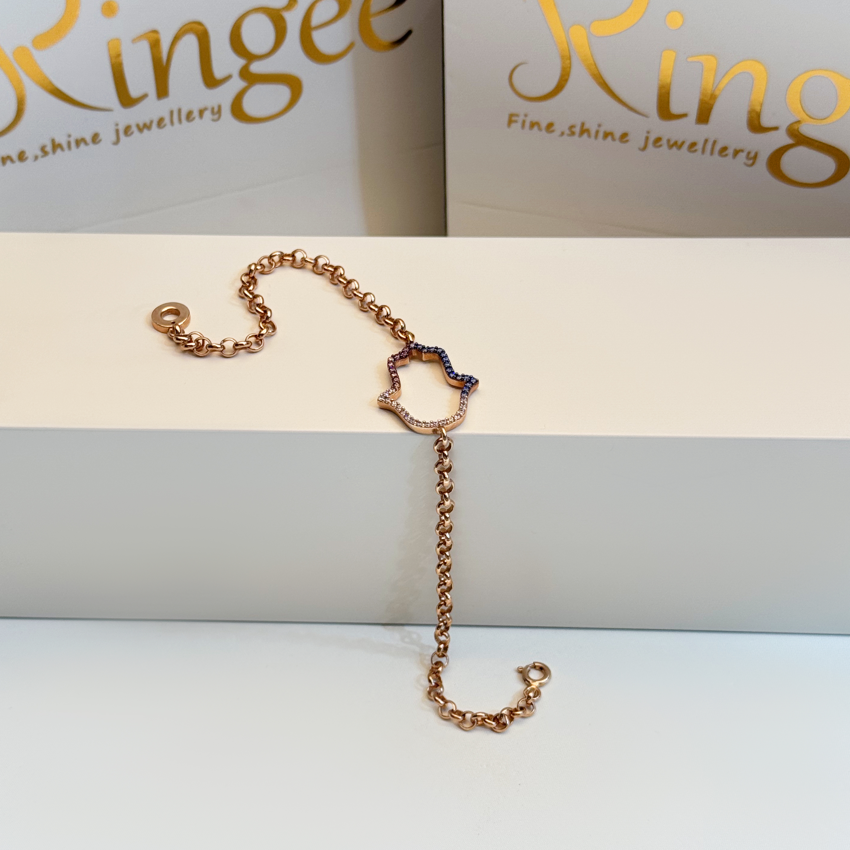 925 Sterling Silver Bracelet with Swarovski Zircon - (R-0051) 925 Sterling Silver Bracelet with Swarovski Zircon - (R-0051)