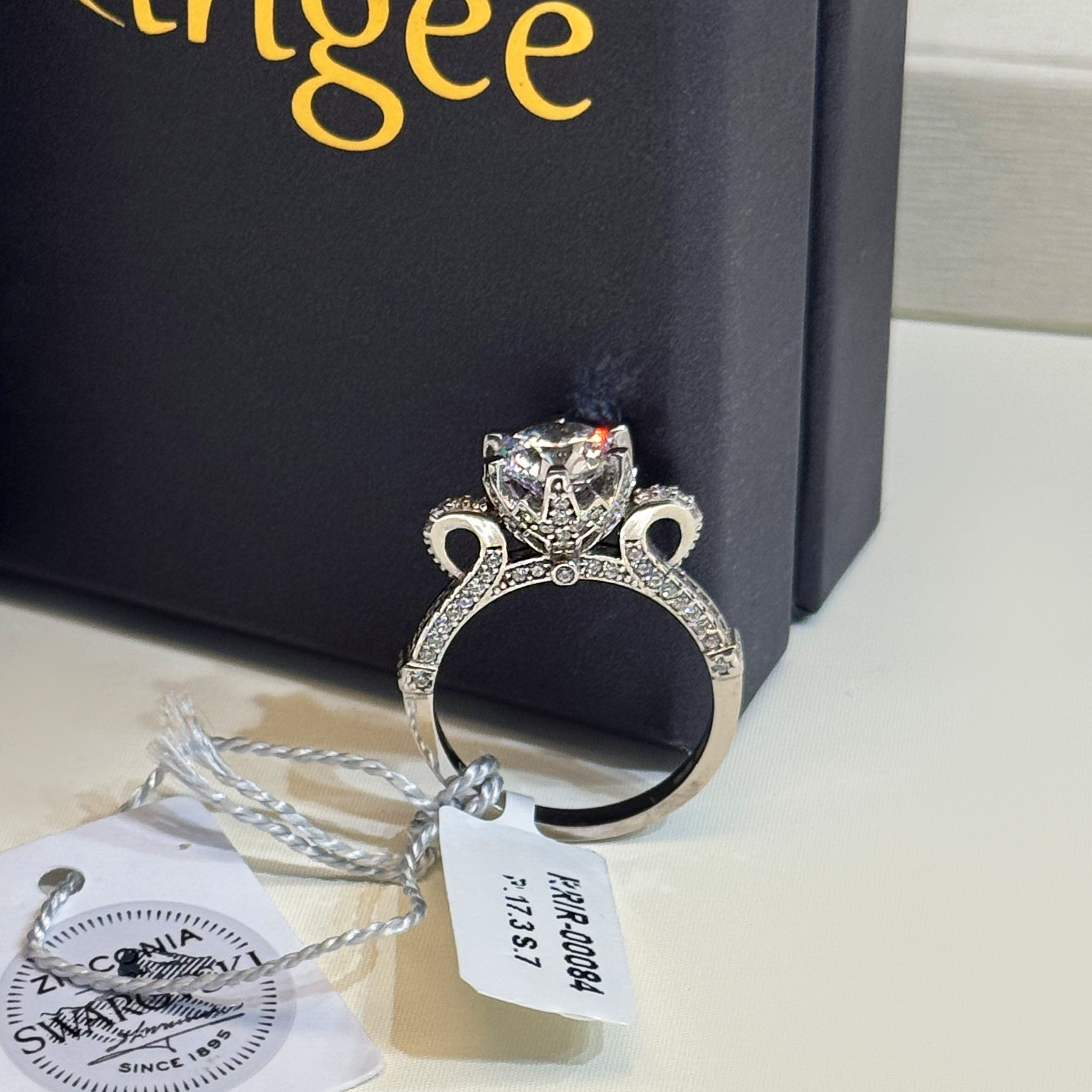 925 Sterling Silver Ring with Swarovski Zircon - (R-0008)