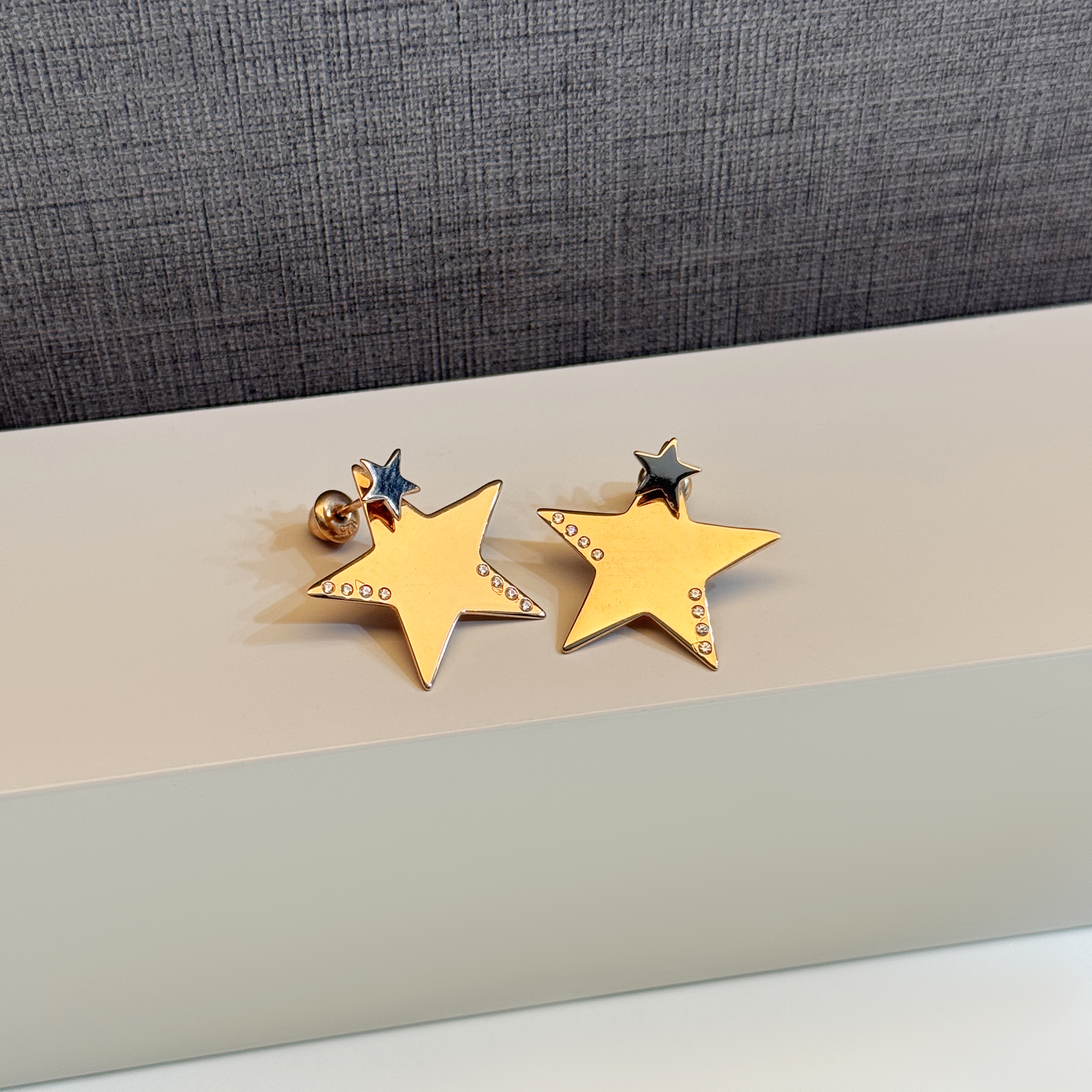 925 Sterling Silver Swarovski Zircon Hoop Earrings - (R-0081)