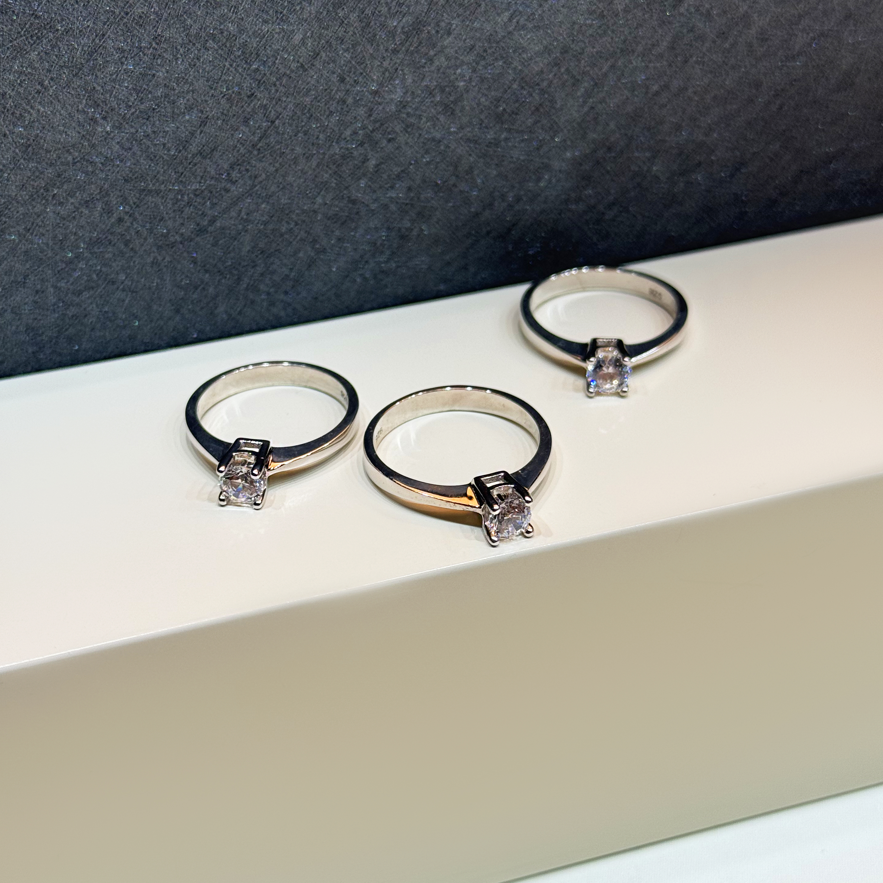 925 Sterling Silver Ring with Swarovski Zircon