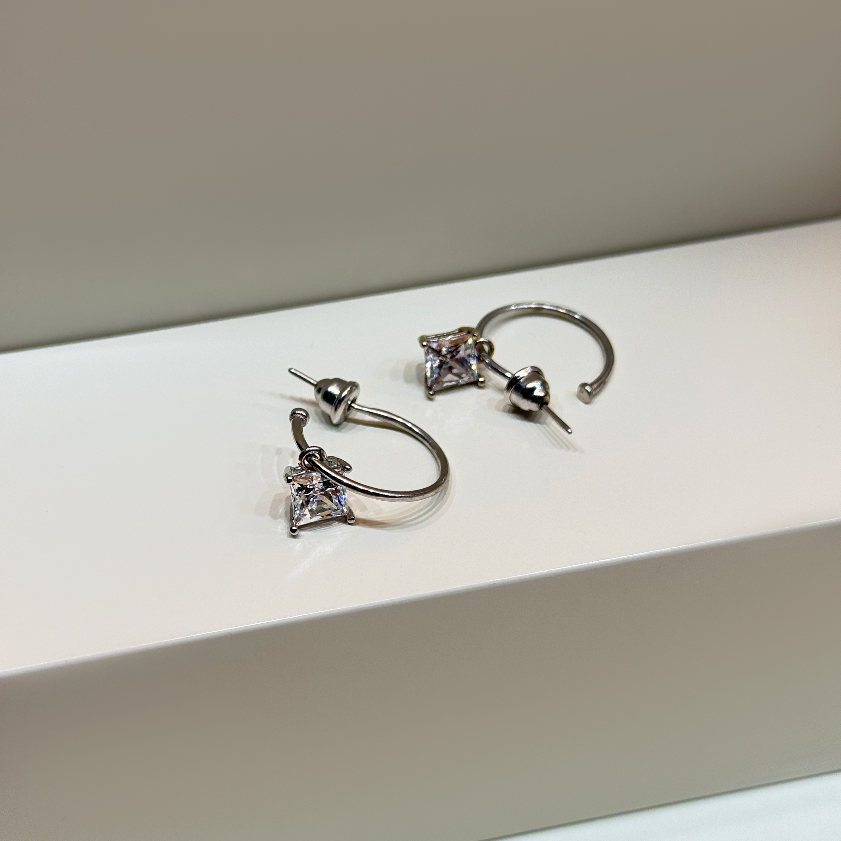 925 Sterling Silver Crescent Hoop with Swarovski Zircon - (R-0098)