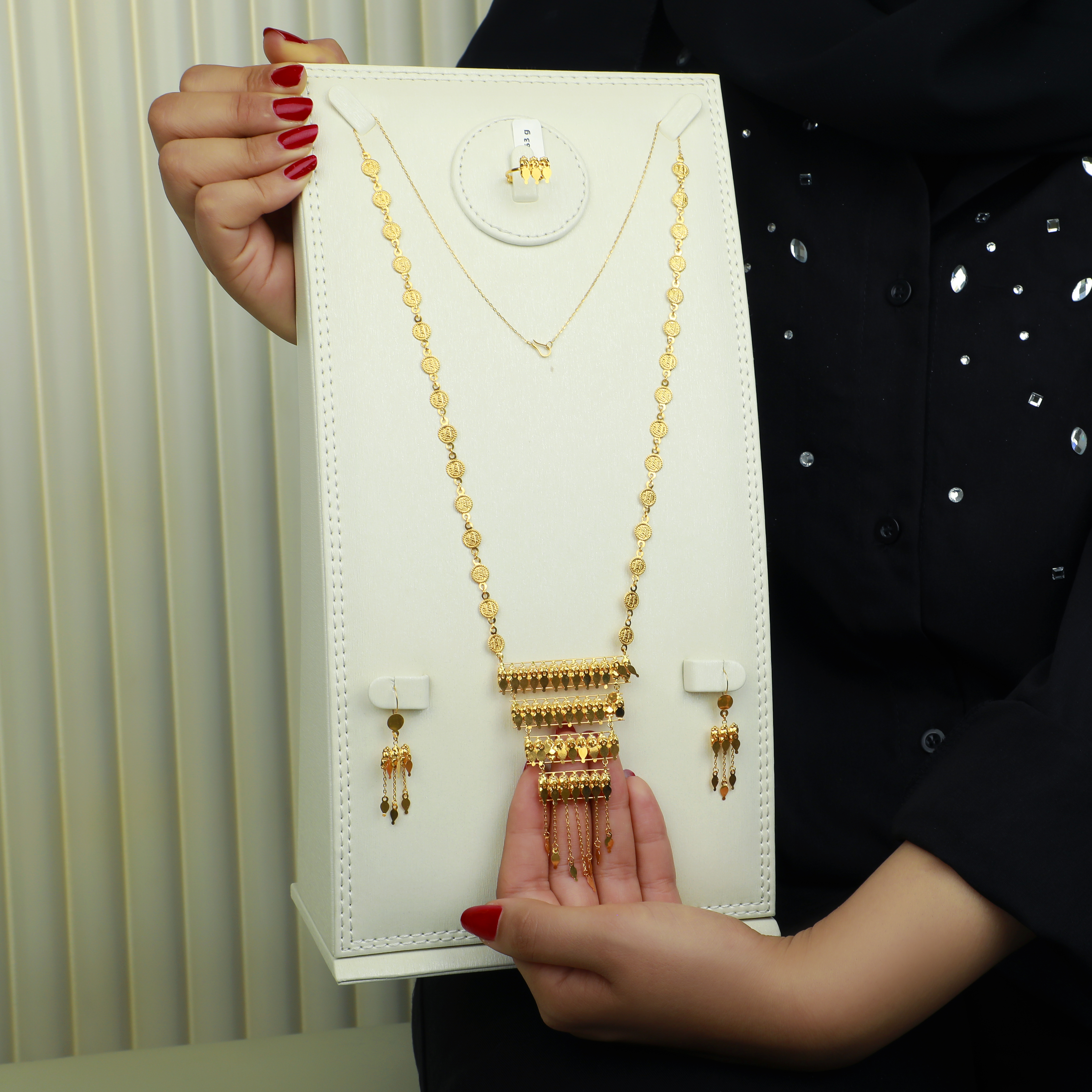 21-karat gold mirror, made in the UAE - (S-0117)