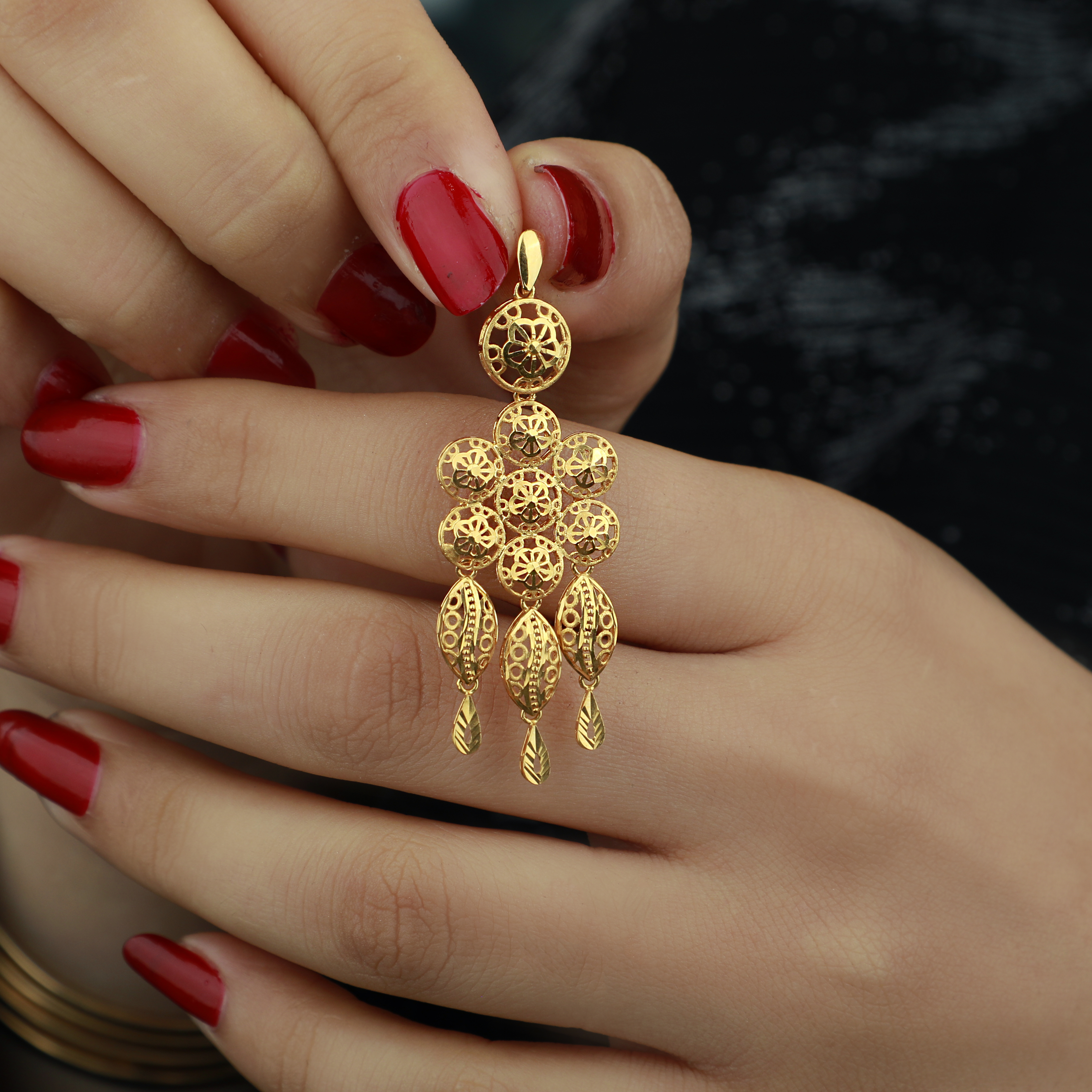 Heart-shaped pendant, 21 karat gold, Saudi made - (S-0148) Heart-shaped pendant, 21 karat gold, Saudi made - (S-0148)