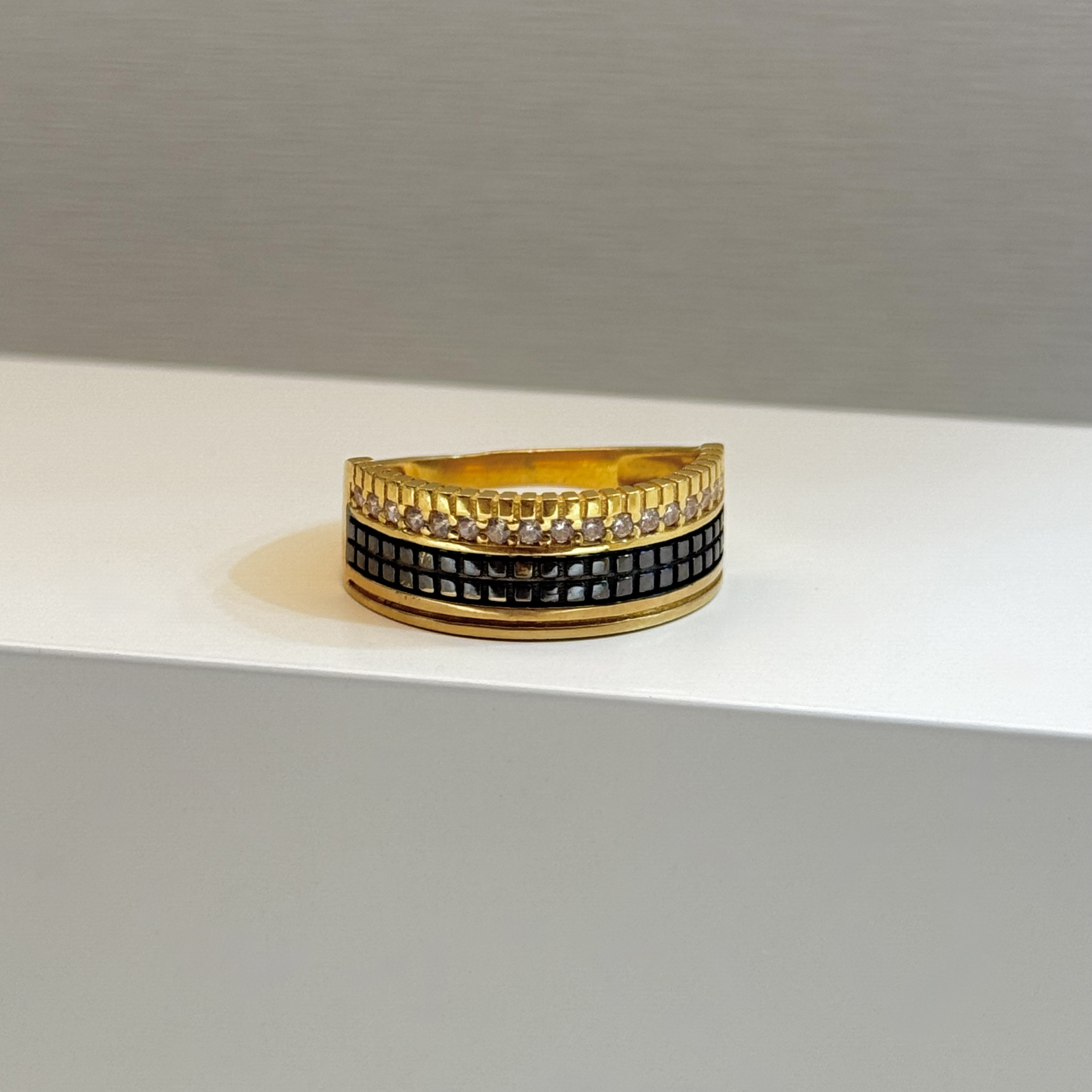 21 karat gold wedding ring, made in Turkey - (S-0016) 21 karat gold wedding ring, made in Turkey - (S-0016)