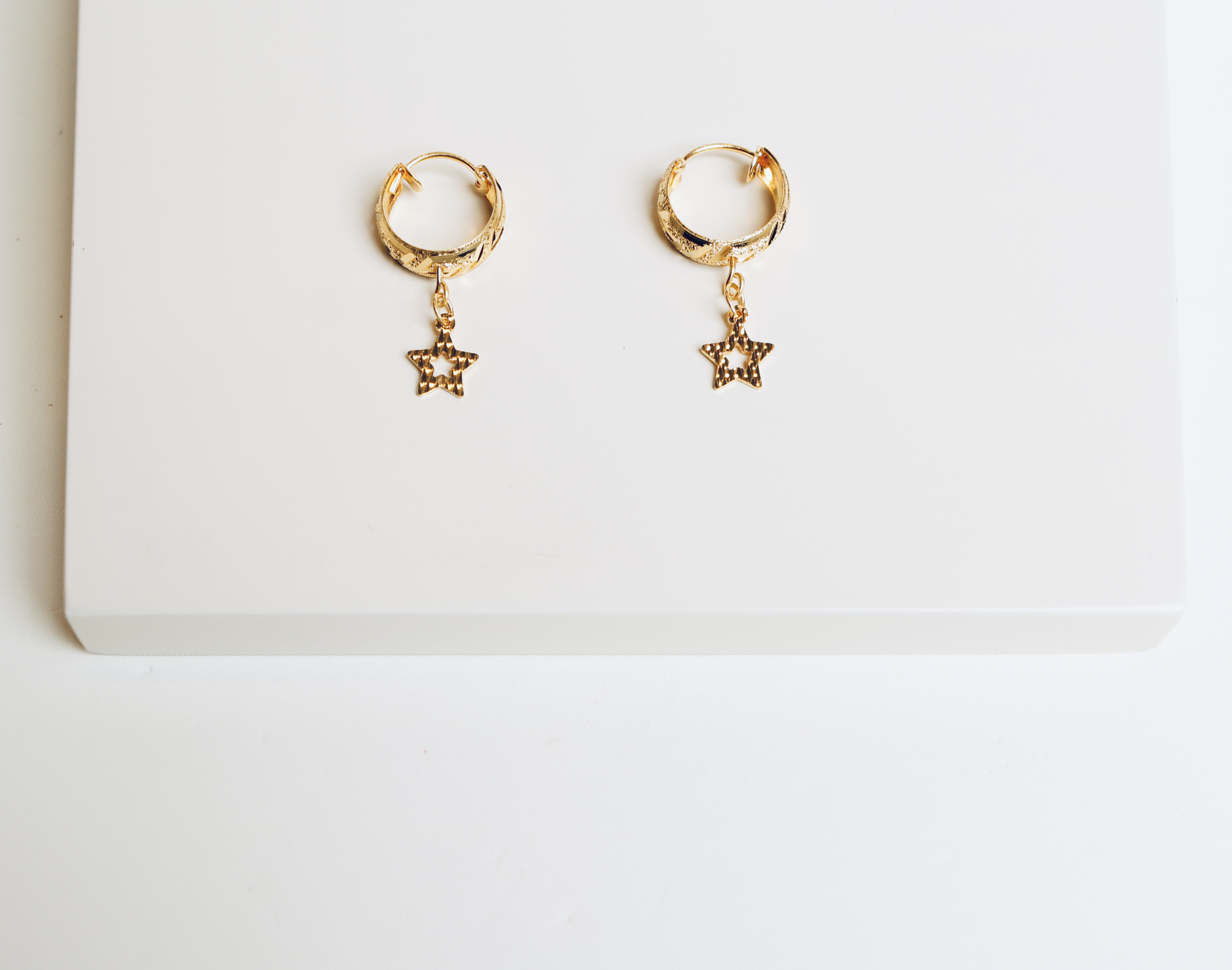 Children's round earrings, 21 karat gold, made in Singapore - (S-0165)