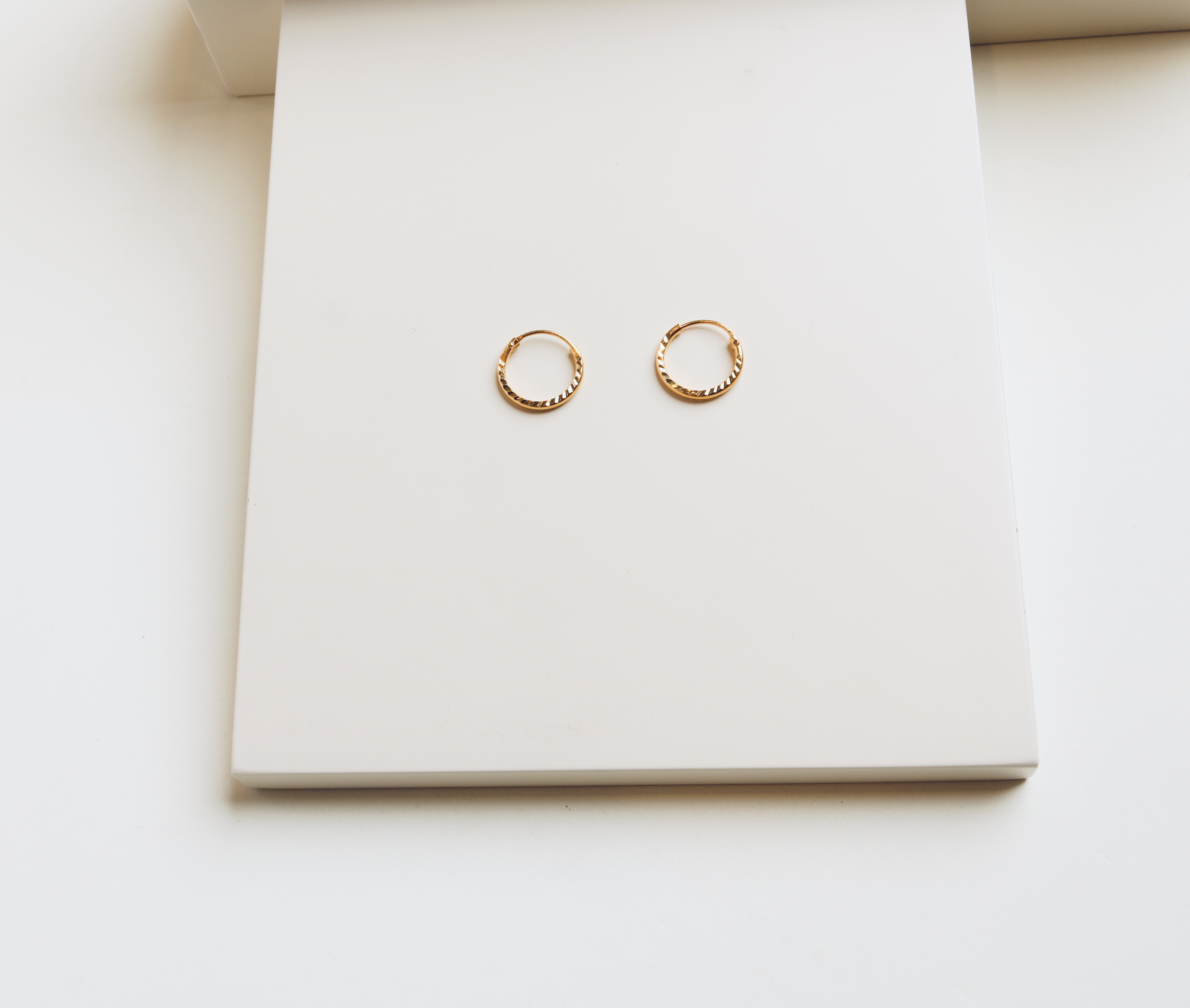 Children's round earrings, 21 karat gold, made in Singapore - (S-0172)