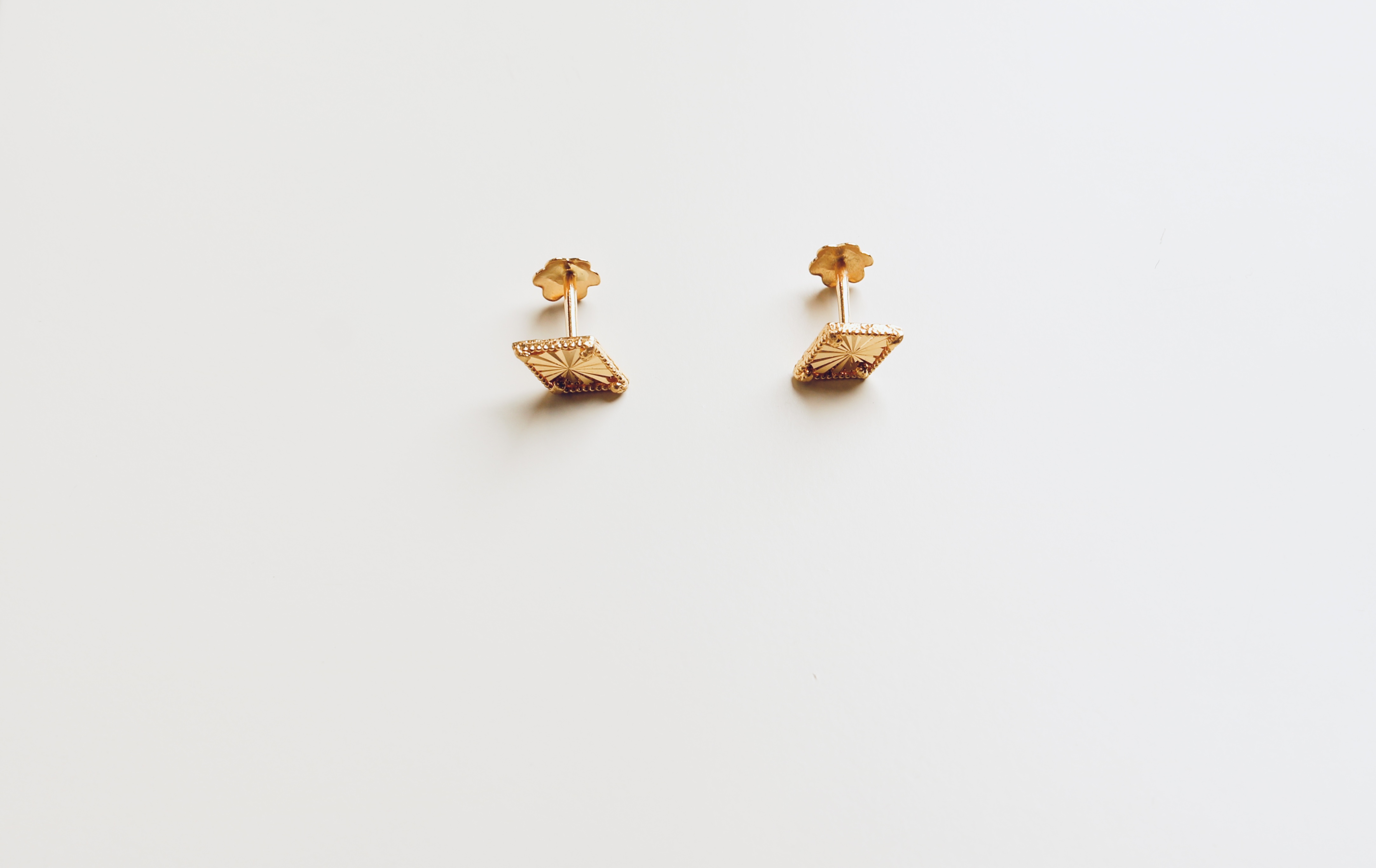 Children's net earrings, 21 karat gold, made in Singapore - (S-0175)